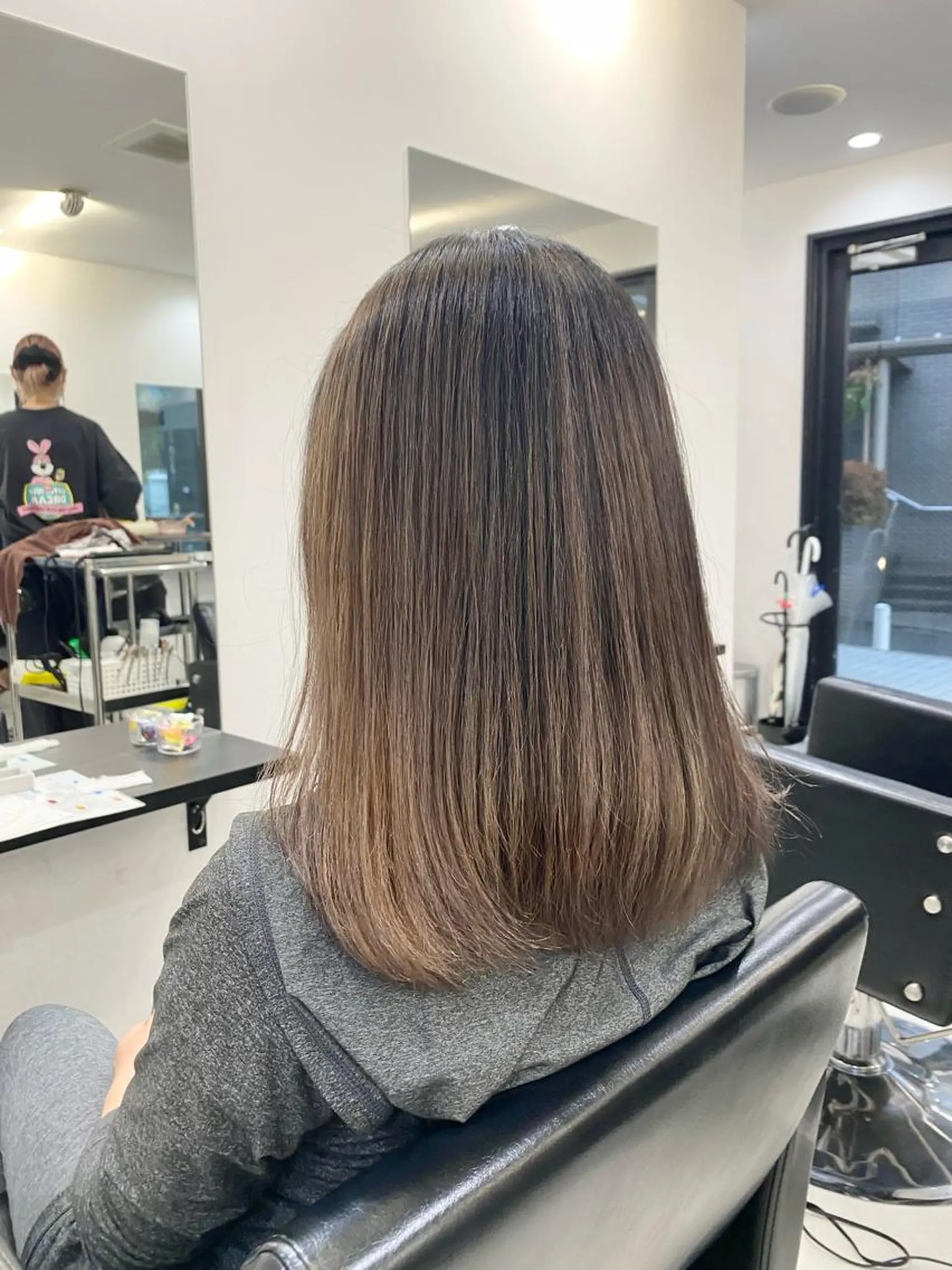 ミディアム カラー バレイヤージュ レイヤーカット opus 店長大和 レイヤー/赤み消しのヘアスタイル