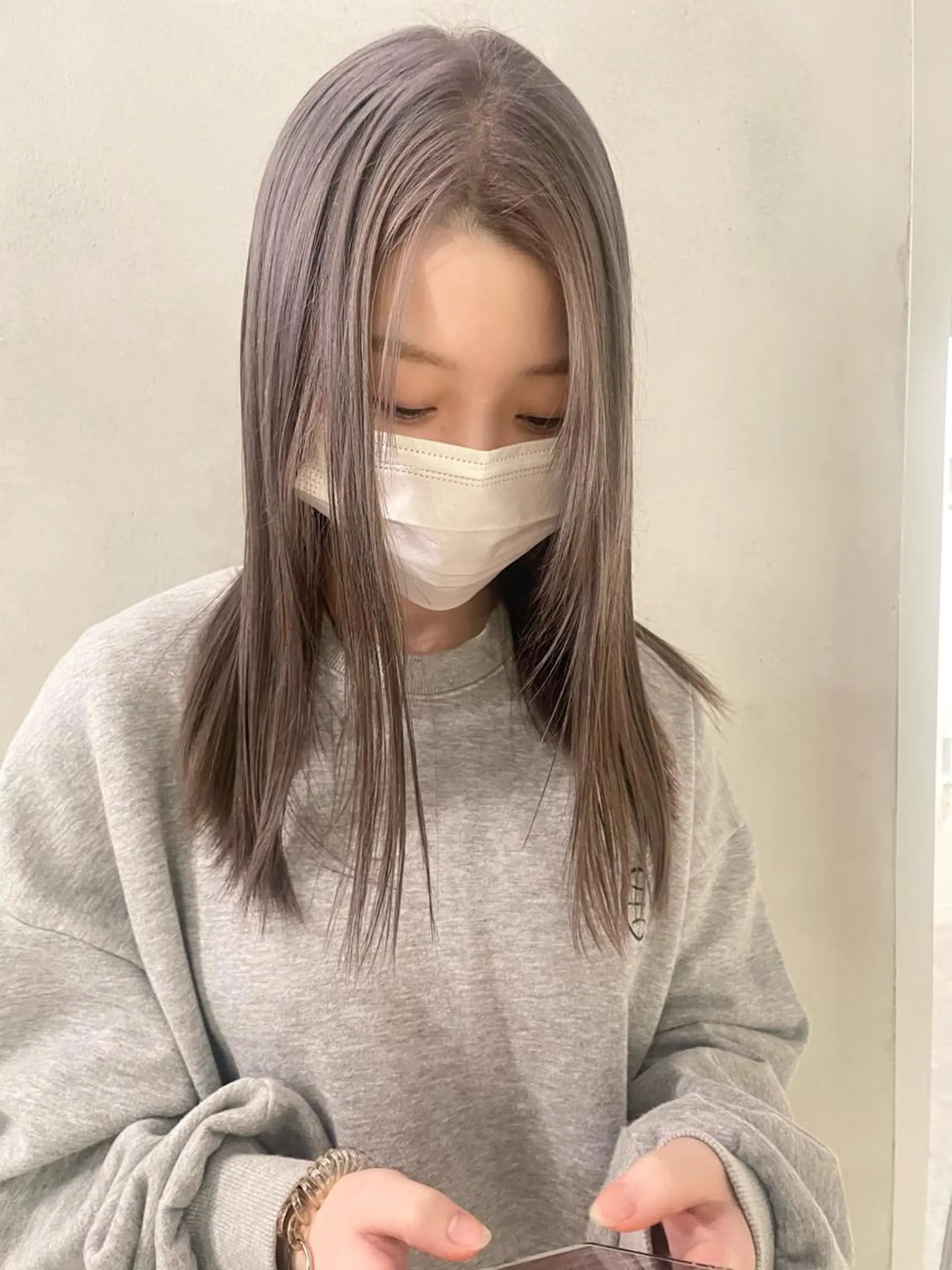 セミロング カラー ブリーチ グレージュ LINDO TOKYO所属・心斎橋/ブリーチ minamiのヘアスタイル