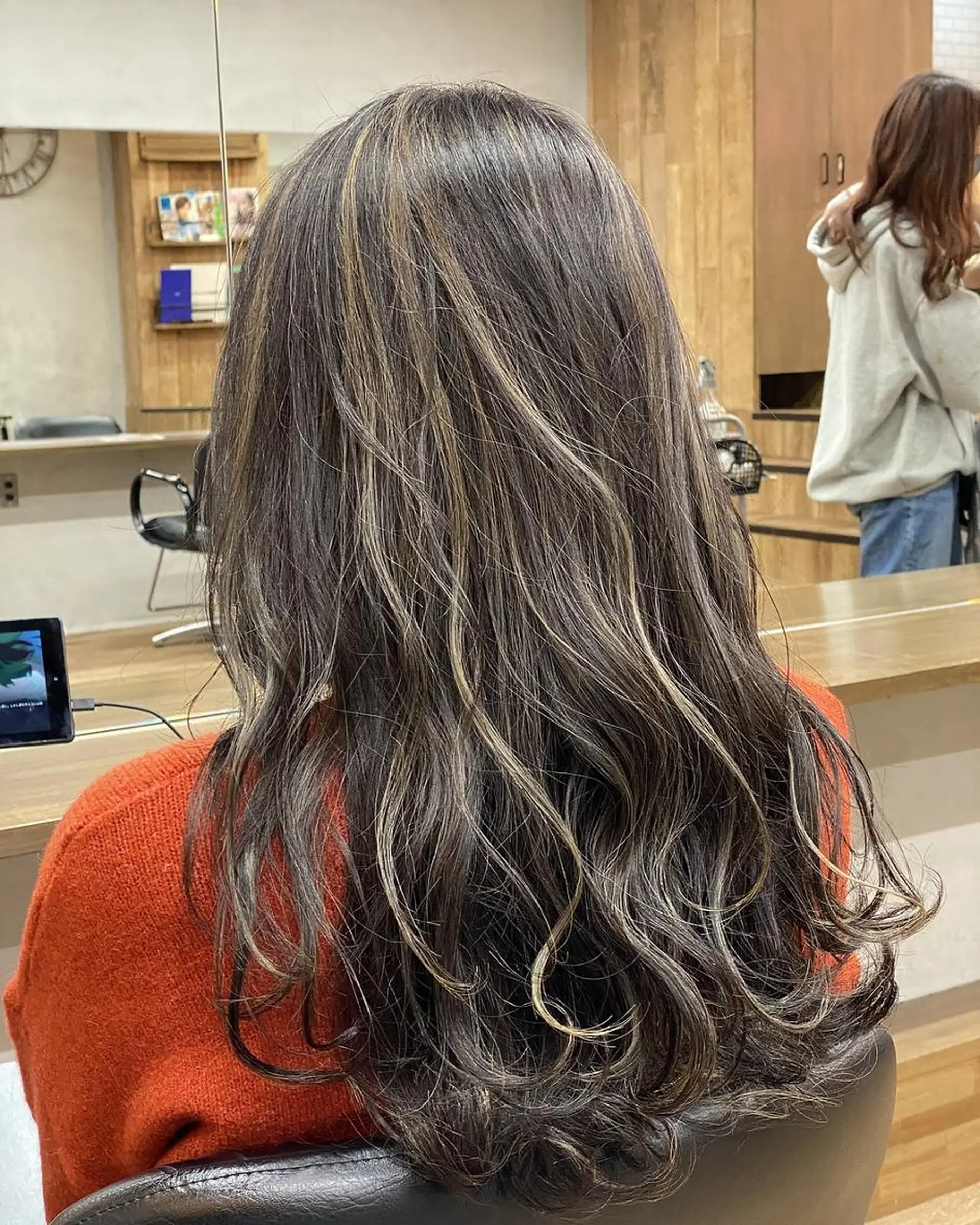 セミロング カラー ベージュカラー ハイライトカラー ハイライト ANGELICA 天理店のヘアスタイル