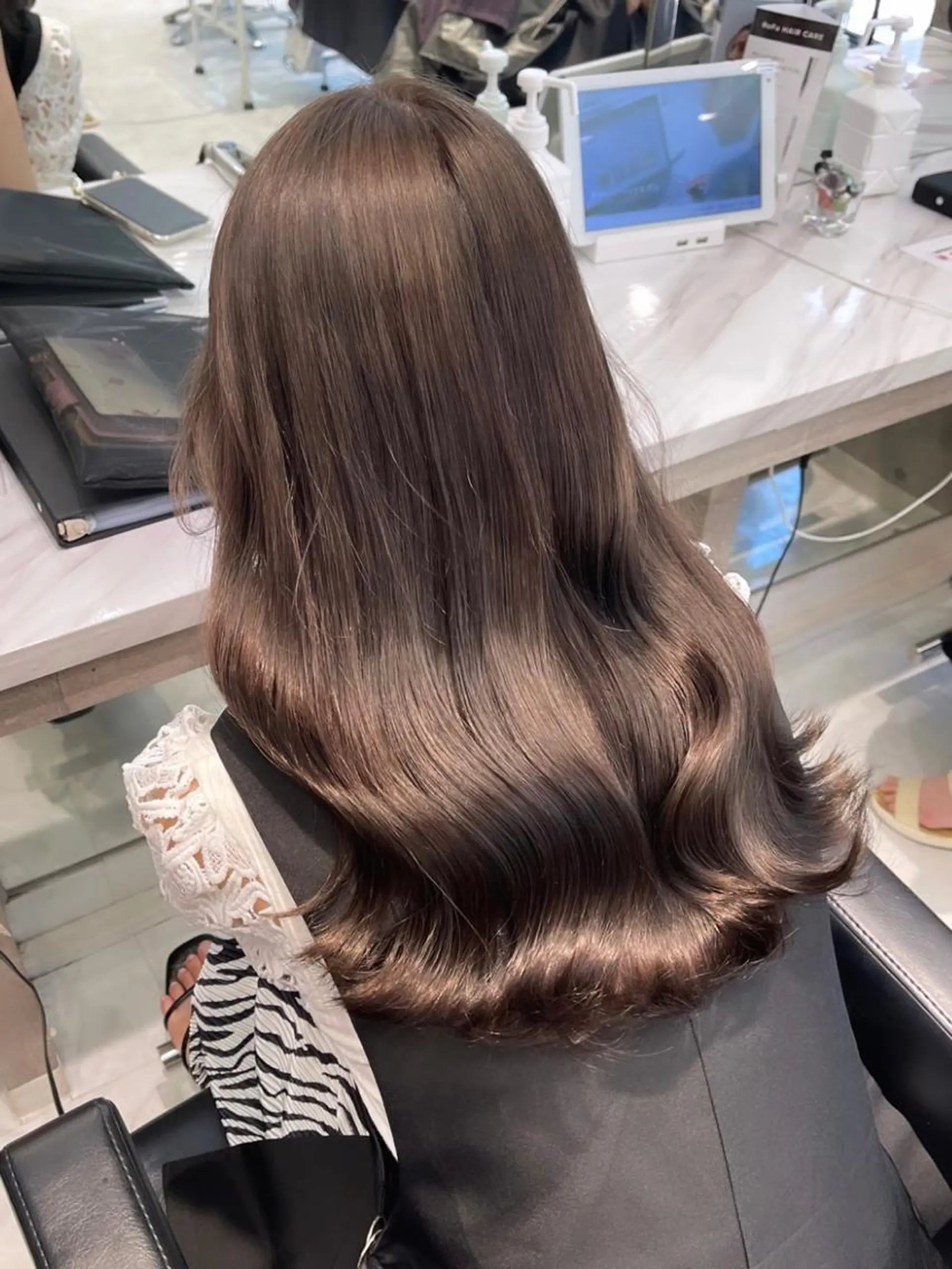 ロング カラー パーマ ヘアアレンジ メンズ キッズ ネイル マツエク・マツパ アイブロウ 🎀韓国レイヤー YURINA🎀のヘアスタイル