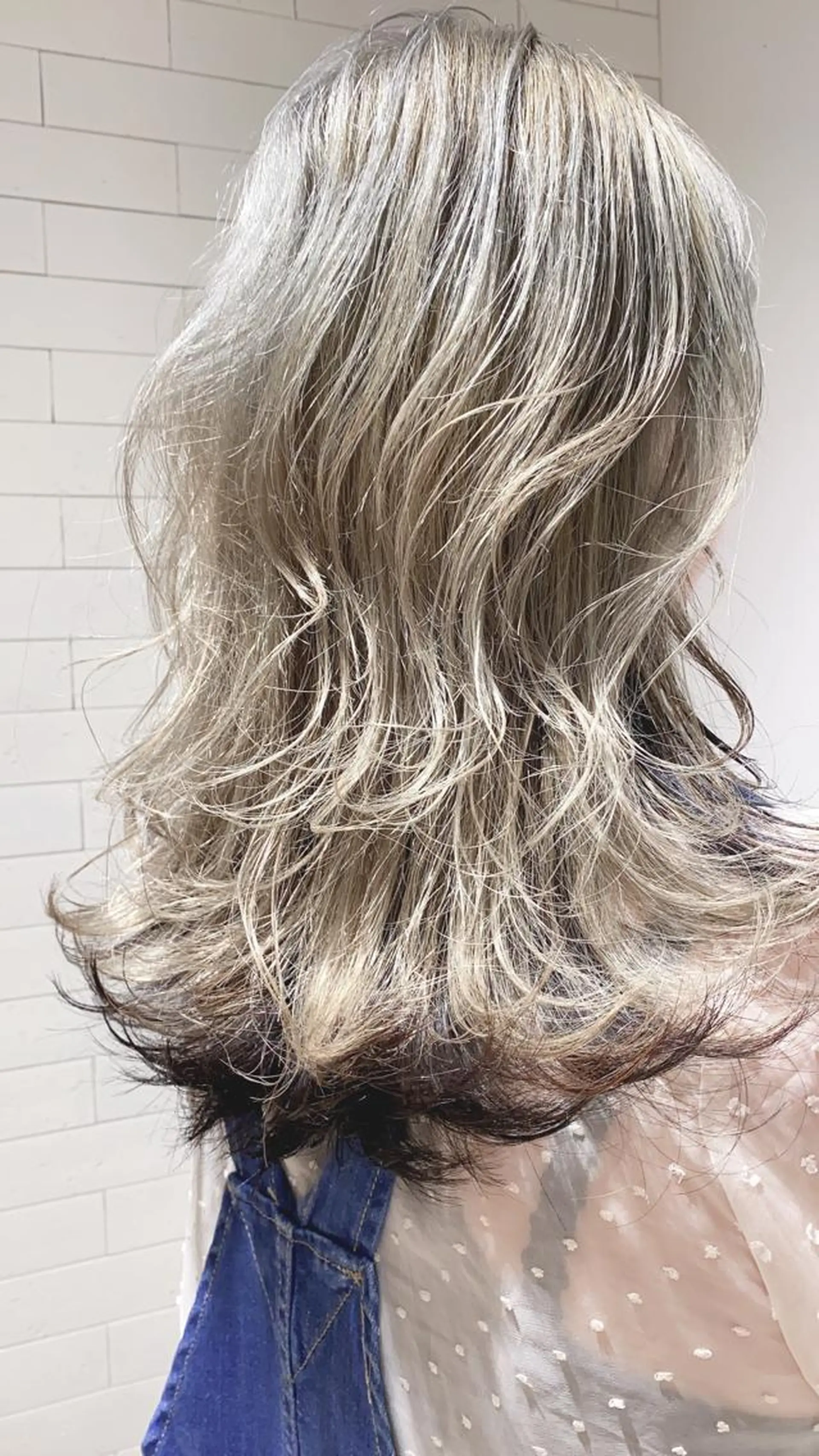 セミロング ショートボブ ボブ ハイライト 外ハネヘア メンズツイスパ ショートフクヤマシンのヘアスタイル