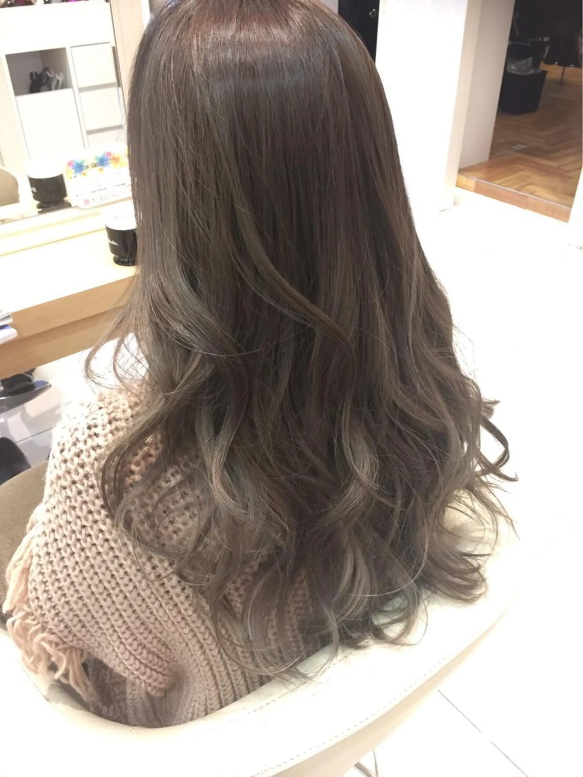 セミロング カラー ハイライトカラー ハイライト 小田原NO1 美容師 飯田飛翔のヘアスタイル