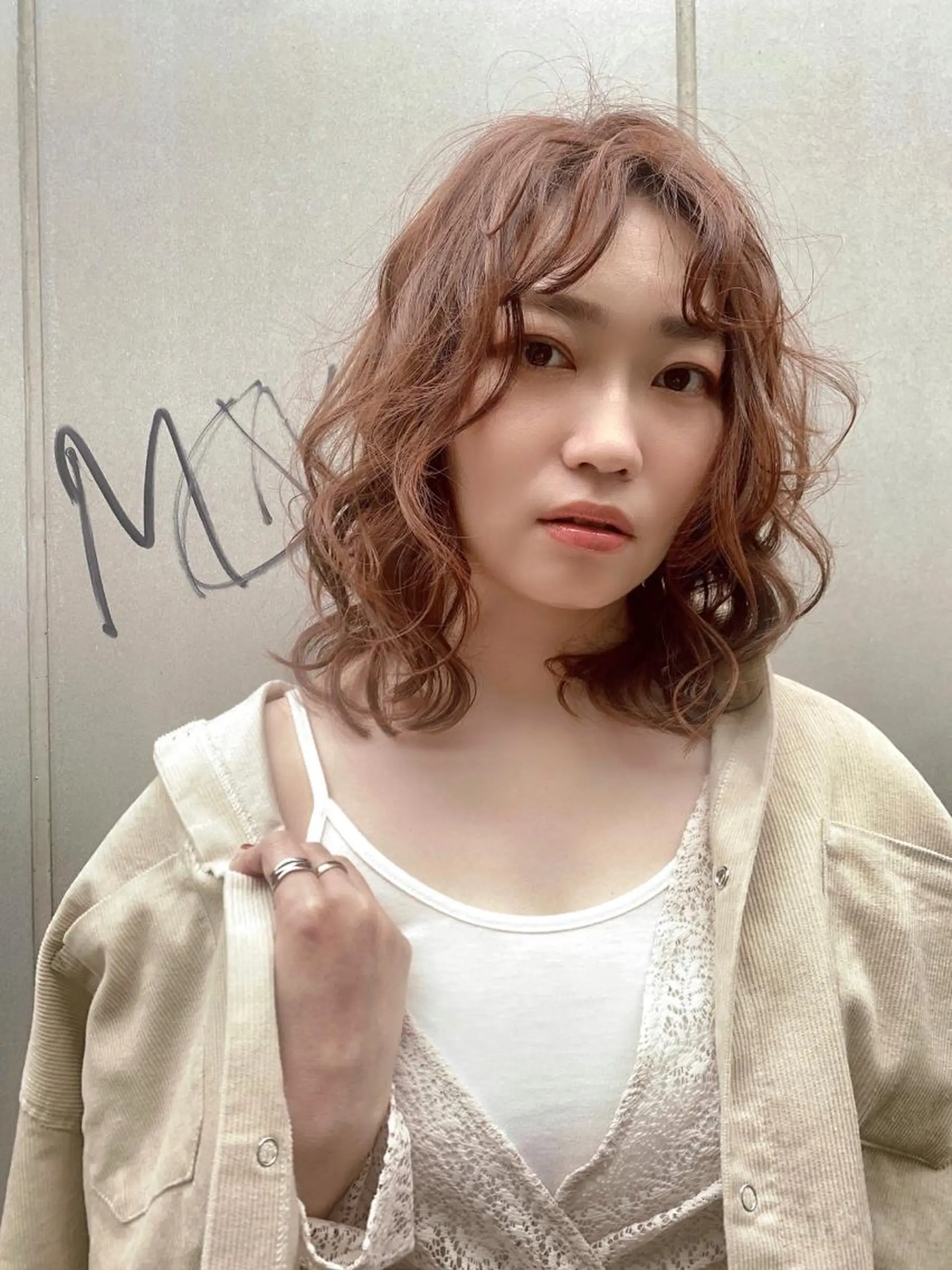 ミディアム カラー パーマ ミディアムパーマ 加茂 しのぶのヘアスタイル