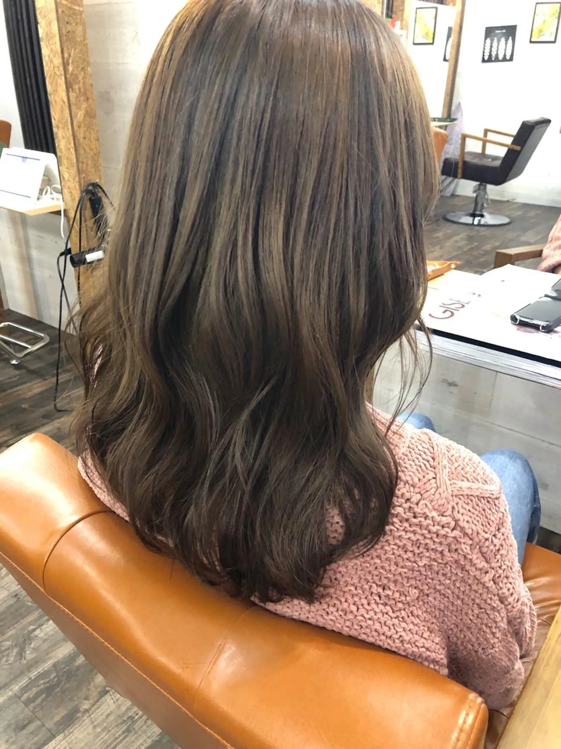 ミディアム カラー ブラウンカラー ミルクティーブラウン 女性リピ90%🍨 🩷佐藤みずきのヘアスタイル