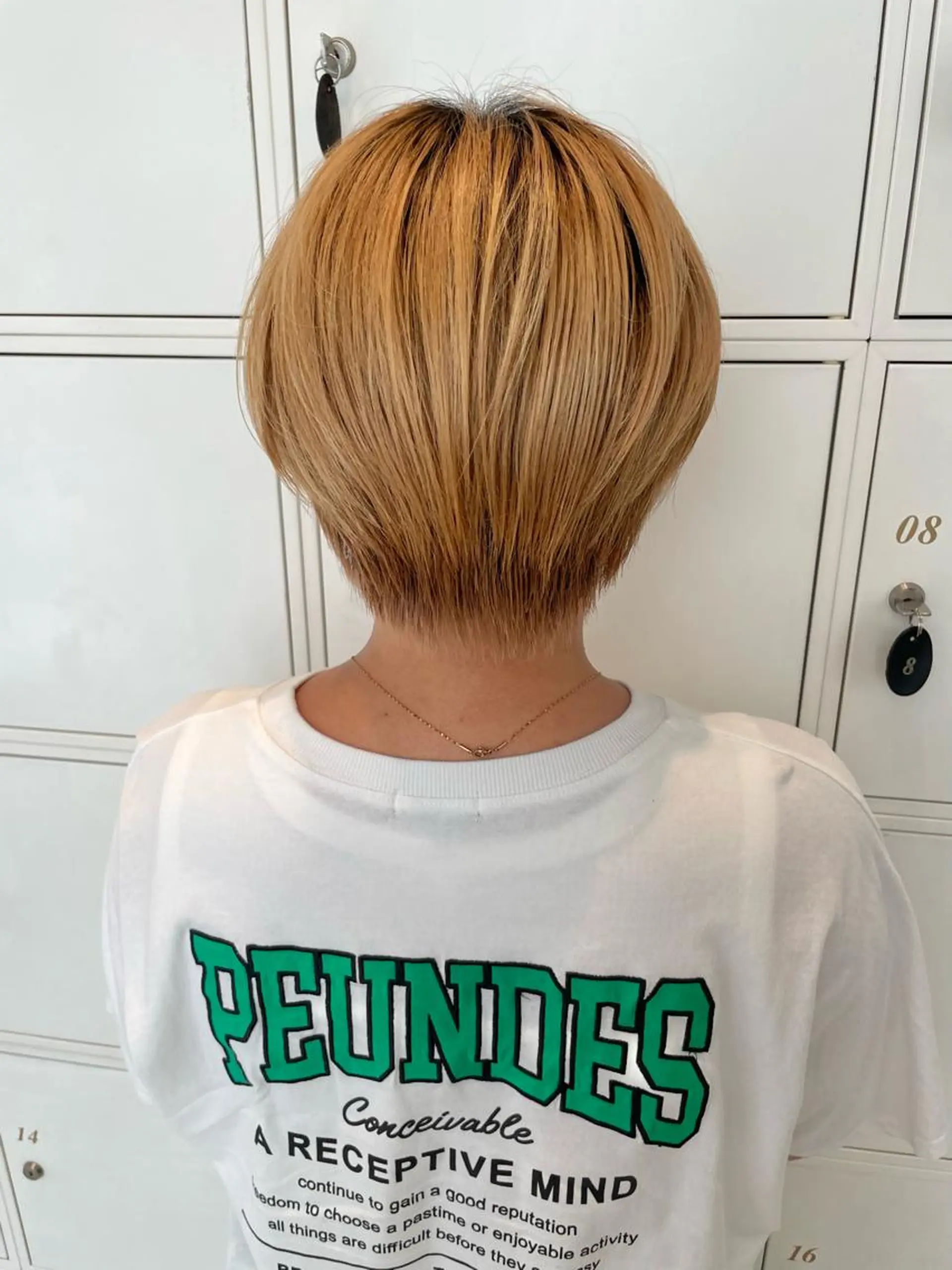 ショート カラー ハイトーンカラー ショートヘア 鶴岡で縮毛矯正なら お任せ！ハヤシナオミのヘアスタイル