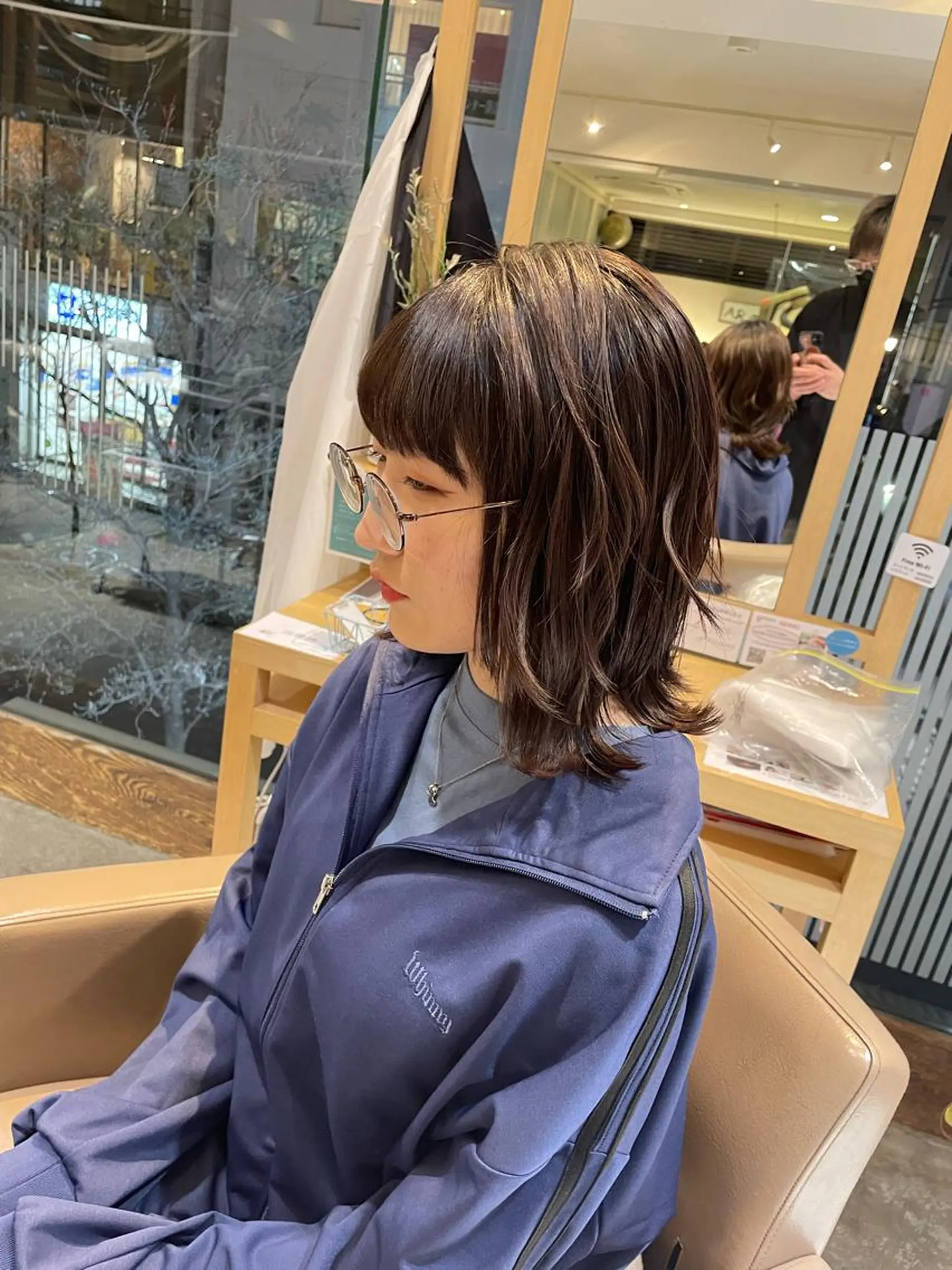ミディアム レイヤーカット 特化型シオンのヘアスタイル