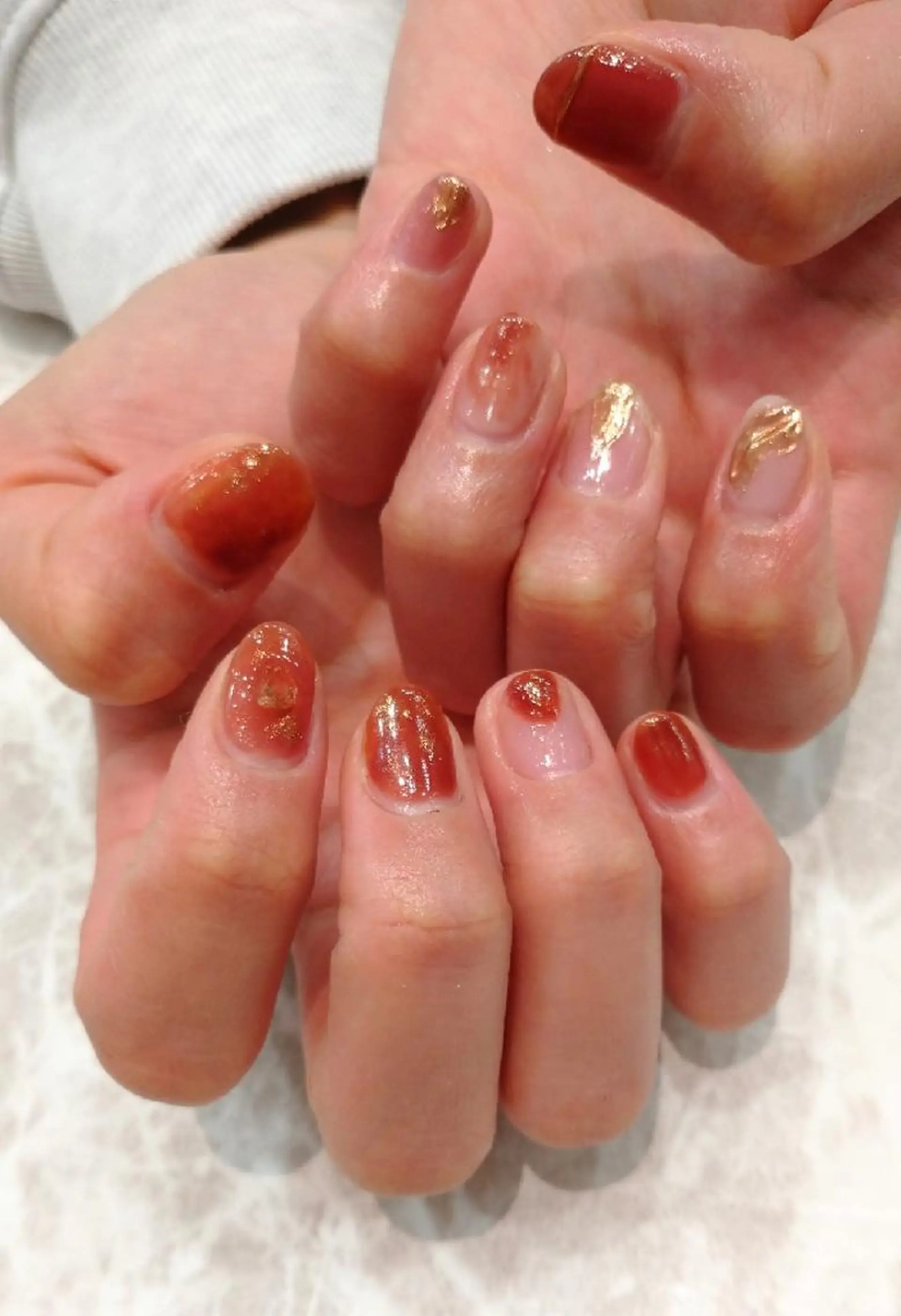 ネイル 成人式 ジェルネイル ミラーネイル ニュアンスネイル パラジェル ハンドネイル 會田 瑠衣のネイルデザイン