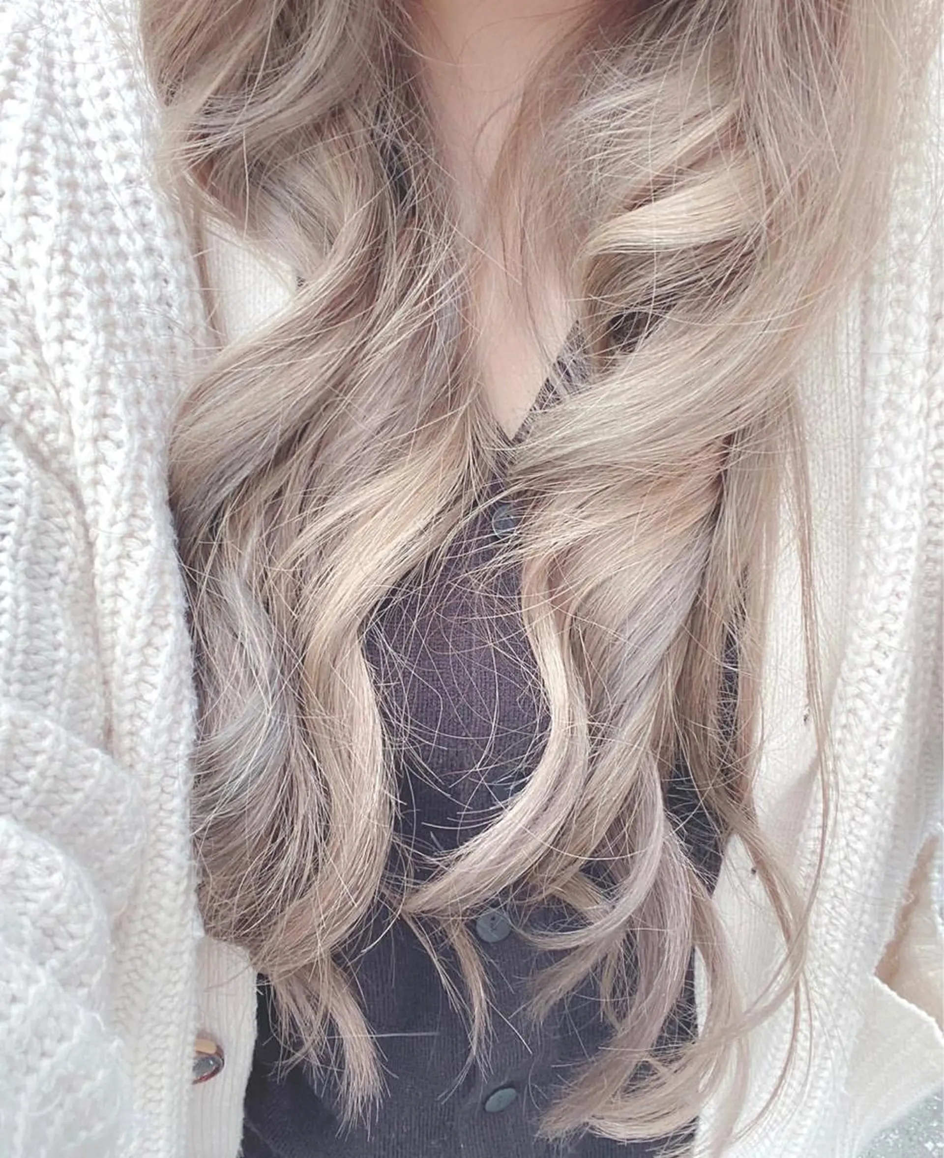 ロング カラー ブリーチ グレージュ ハイライトカラー インナーカラー ミルクティーグレージュ 清水 亮太／赤み消しカラーのヘアスタイル