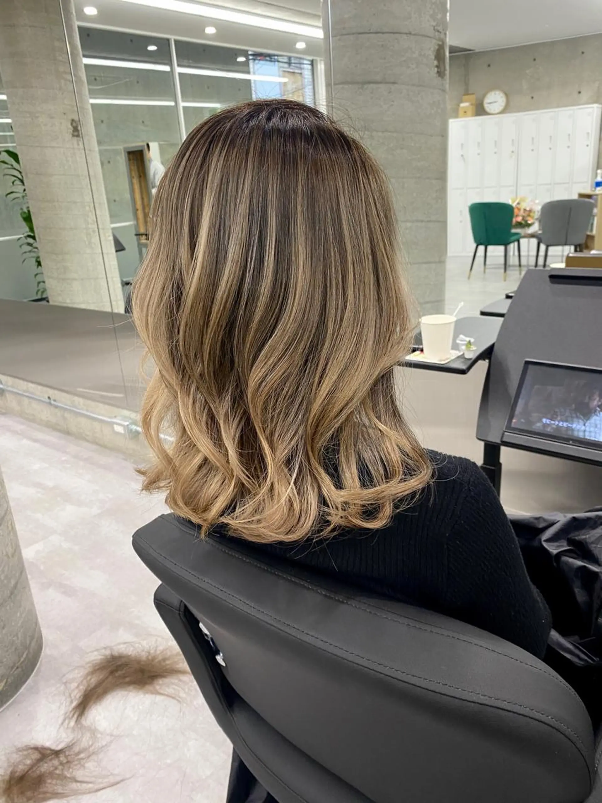 セミロング カラー バレイヤージュ ブリーチ ケアブリーチ ダブルカラー ハイライトカラー welring hair salonのヘアスタイル