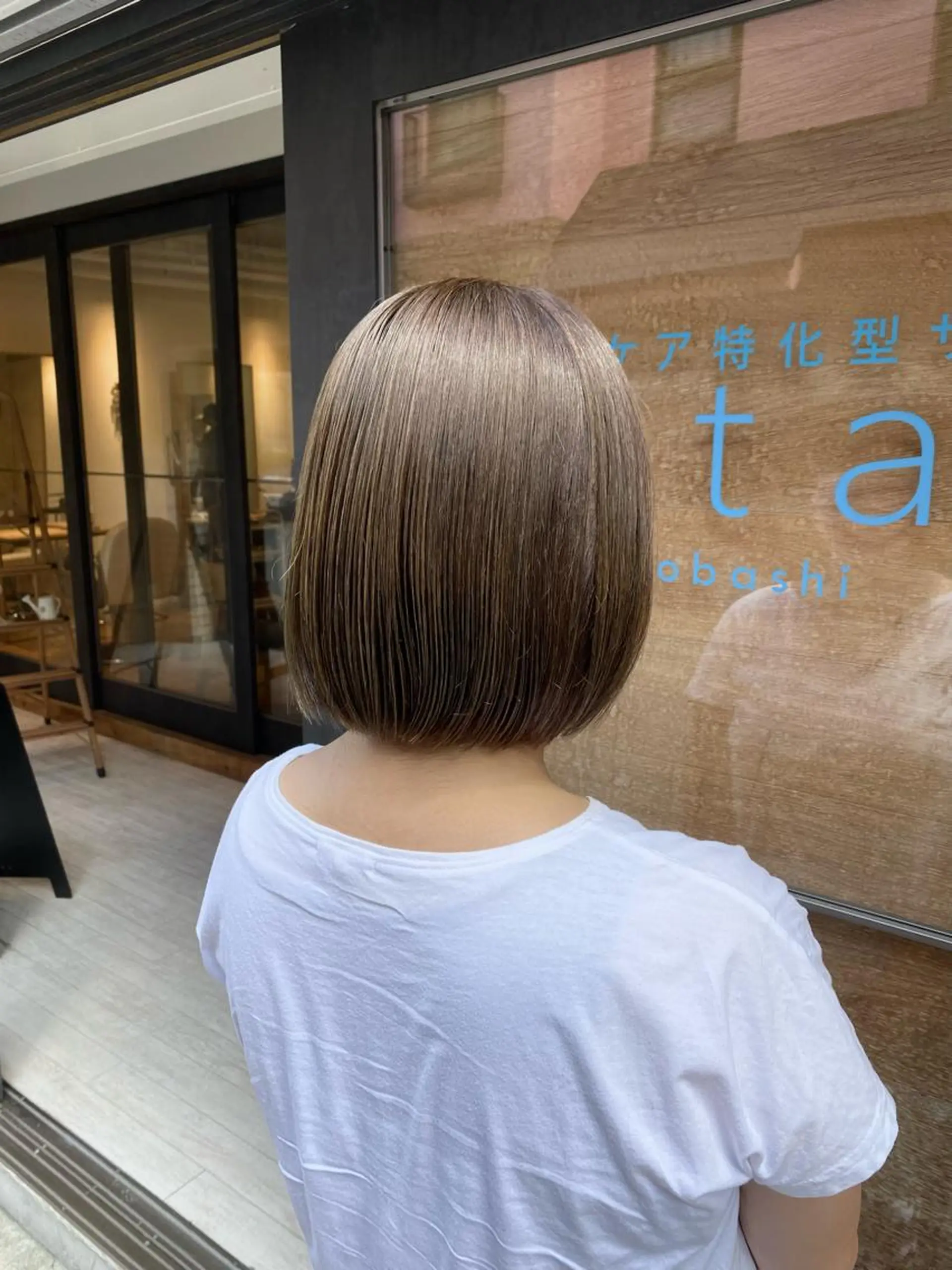 ショート カラー アッシュ 透明感カラー イルミナカラー ラベンダーカラー ラベンダーアッシュ カット ヘアカラー newi 京橋 【yuuki】のヘアスタイル