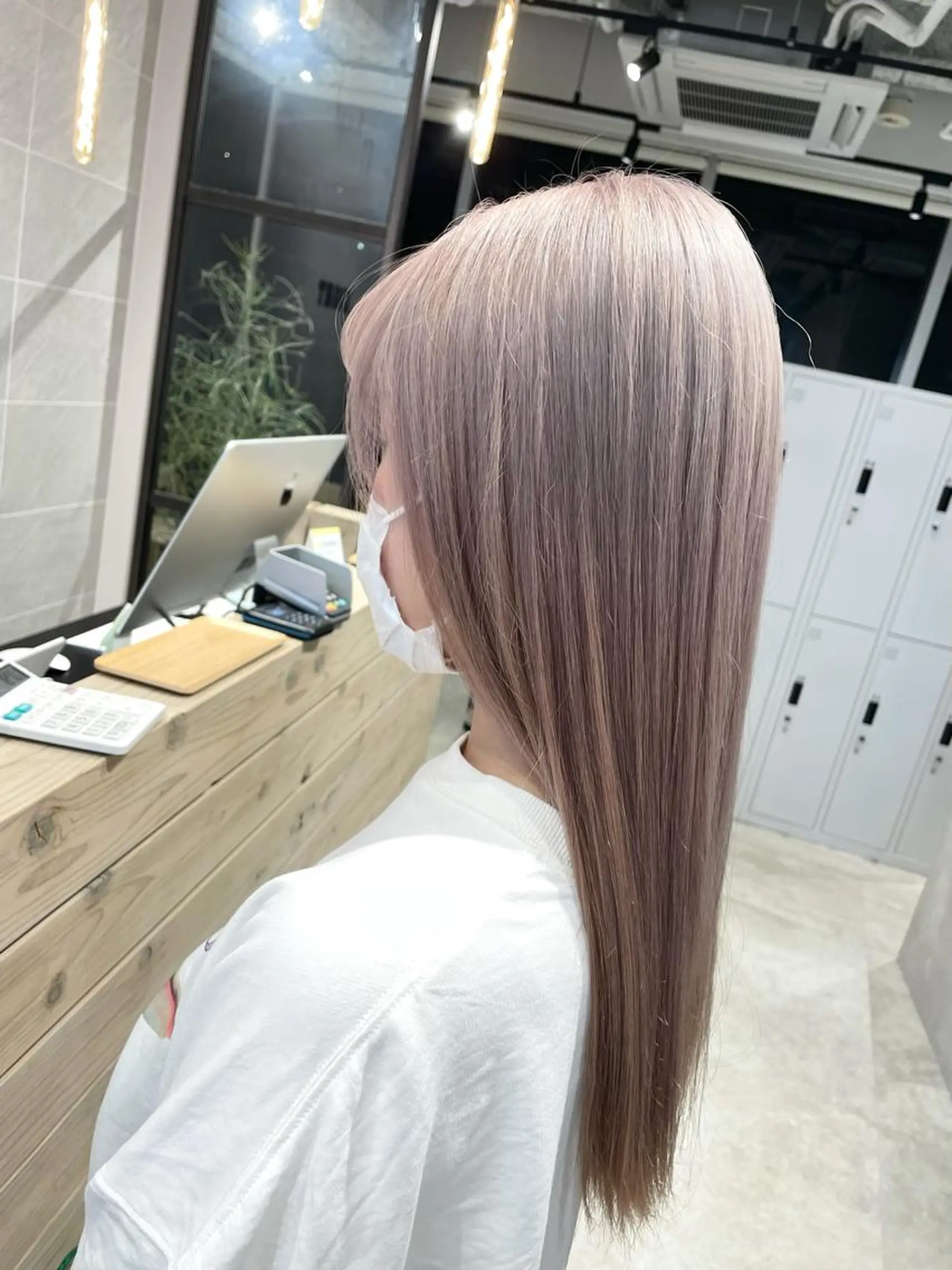 ロング カラー ハイトーン×レイヤー ／遠藤将太のヘアスタイル