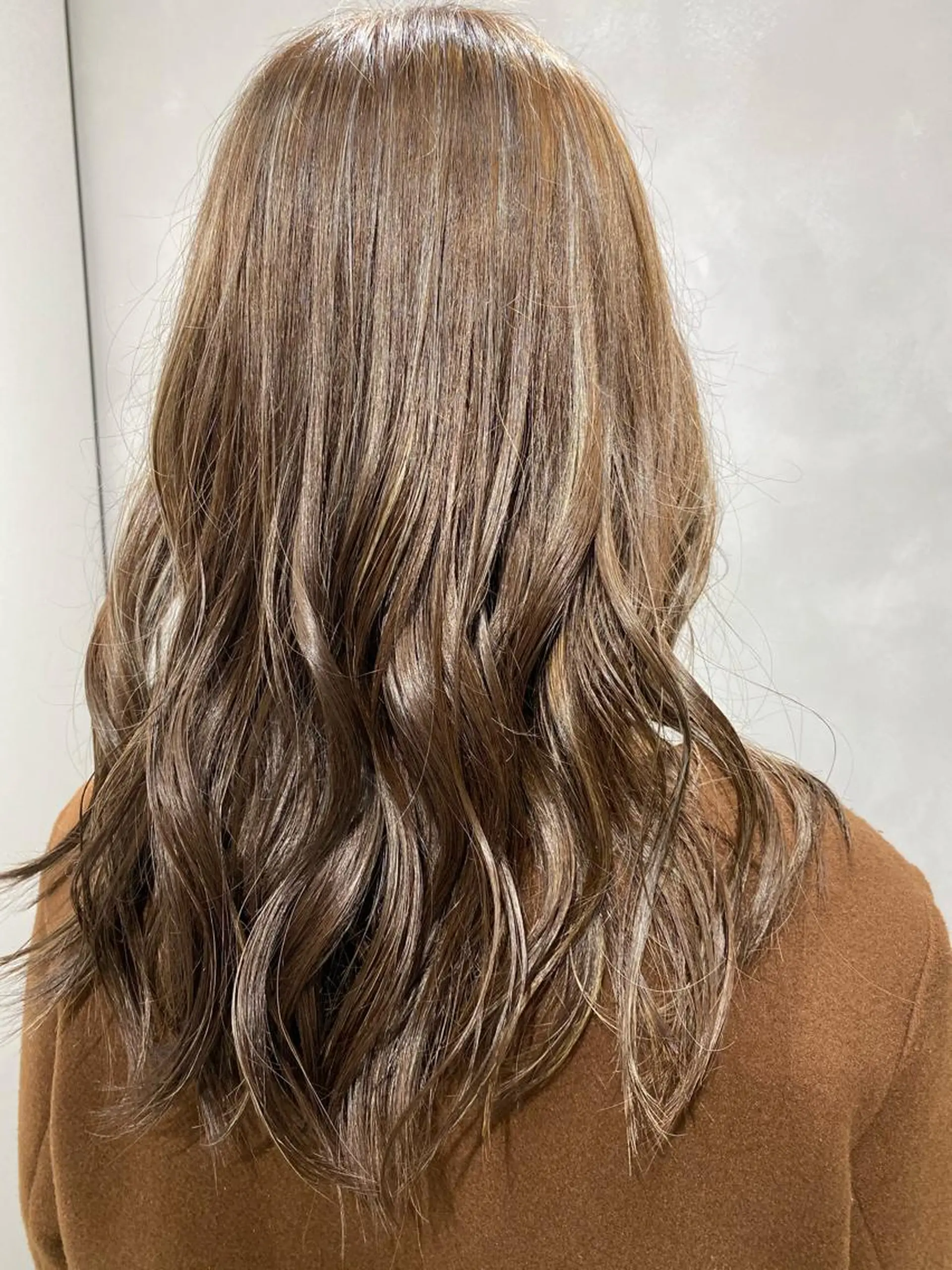 セミロング カラー ハイライトカラー ハイライト ヘアカラー トリートメント 髪質改善/縮毛矯正 レイヤー/松川匠のヘアスタイル