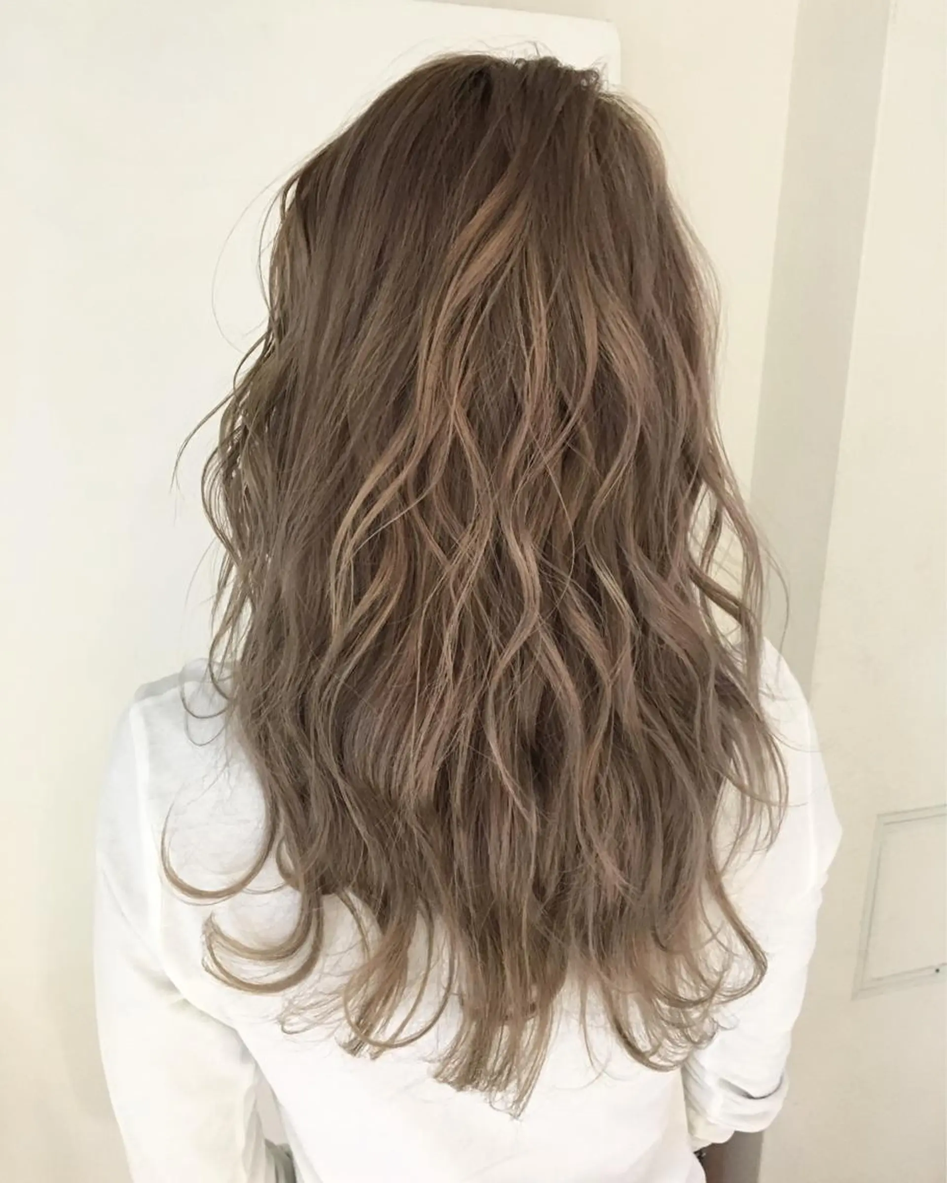 ミディアム ラベンダーベージュ 渡辺 健太のヘアスタイル