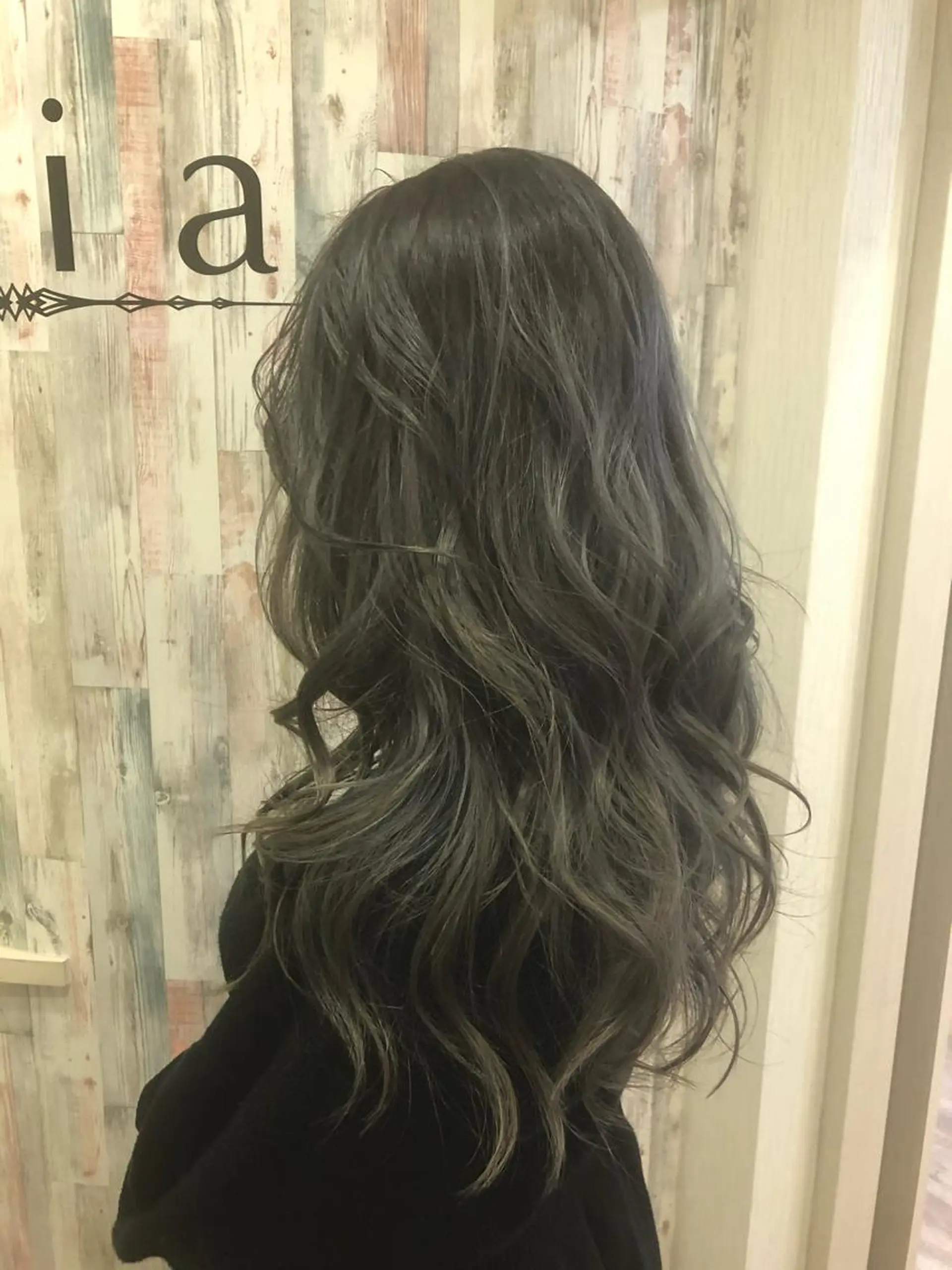 セミロング カラー 成田 恭介のヘアスタイル