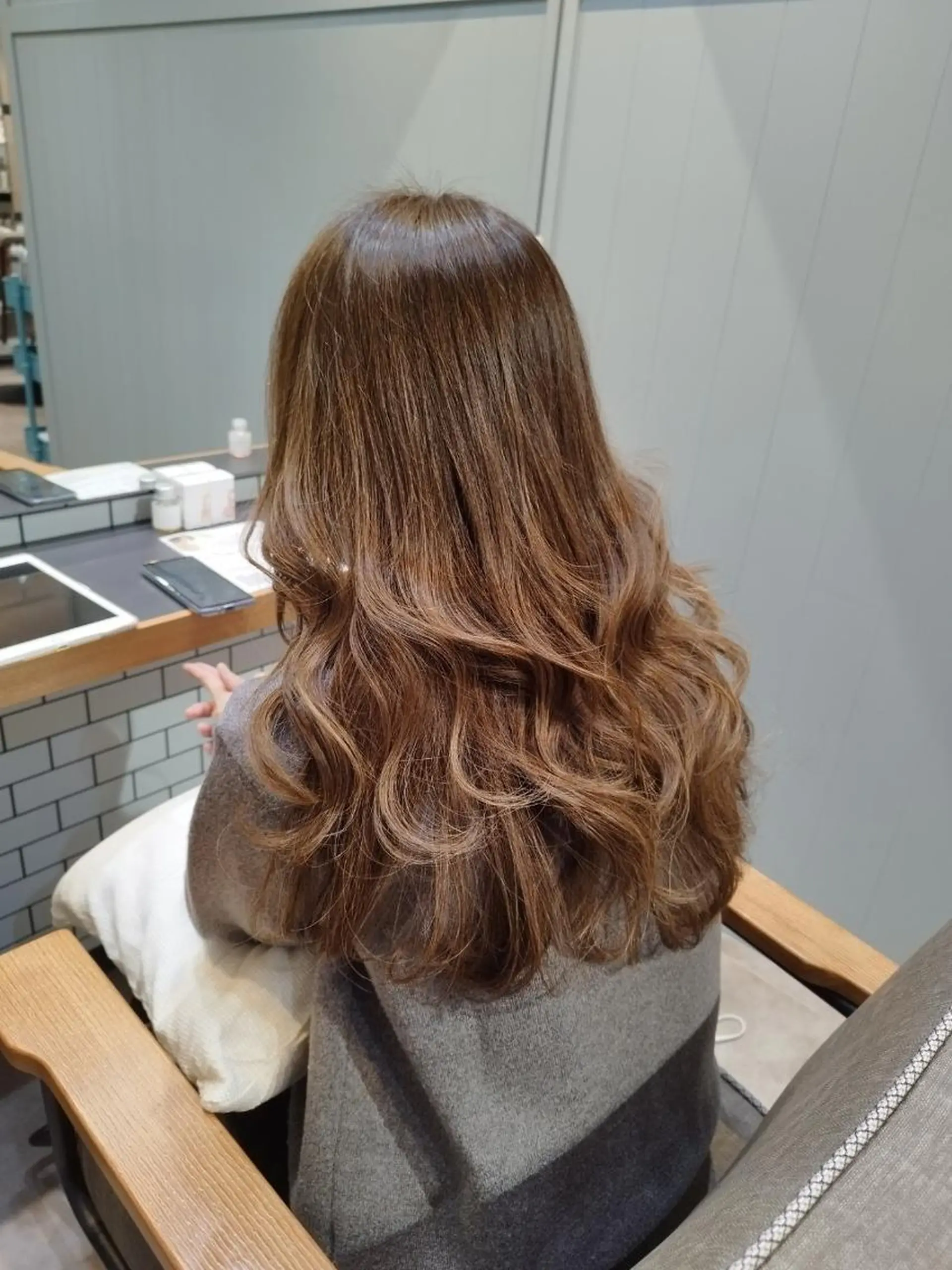 セミロング カラー パーマ セミロングパーマ バレイヤージュ ブリーチ ケアブリーチ デザインカラー 【N°deseo】 吉祥寺のヘアスタイル