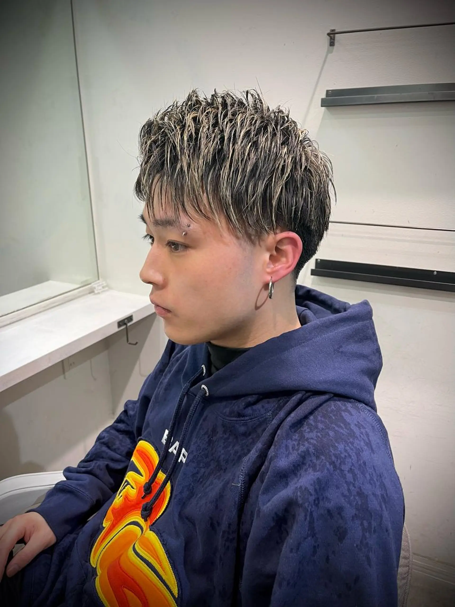 ショート カラー パーマ メンズ アイブロウ メンズハイライト メンズメッシュ ハイライトカラー メッシュ メンズアイブロウ 京都駅メンズカット/ パーマ/Keigoのヘアスタイル