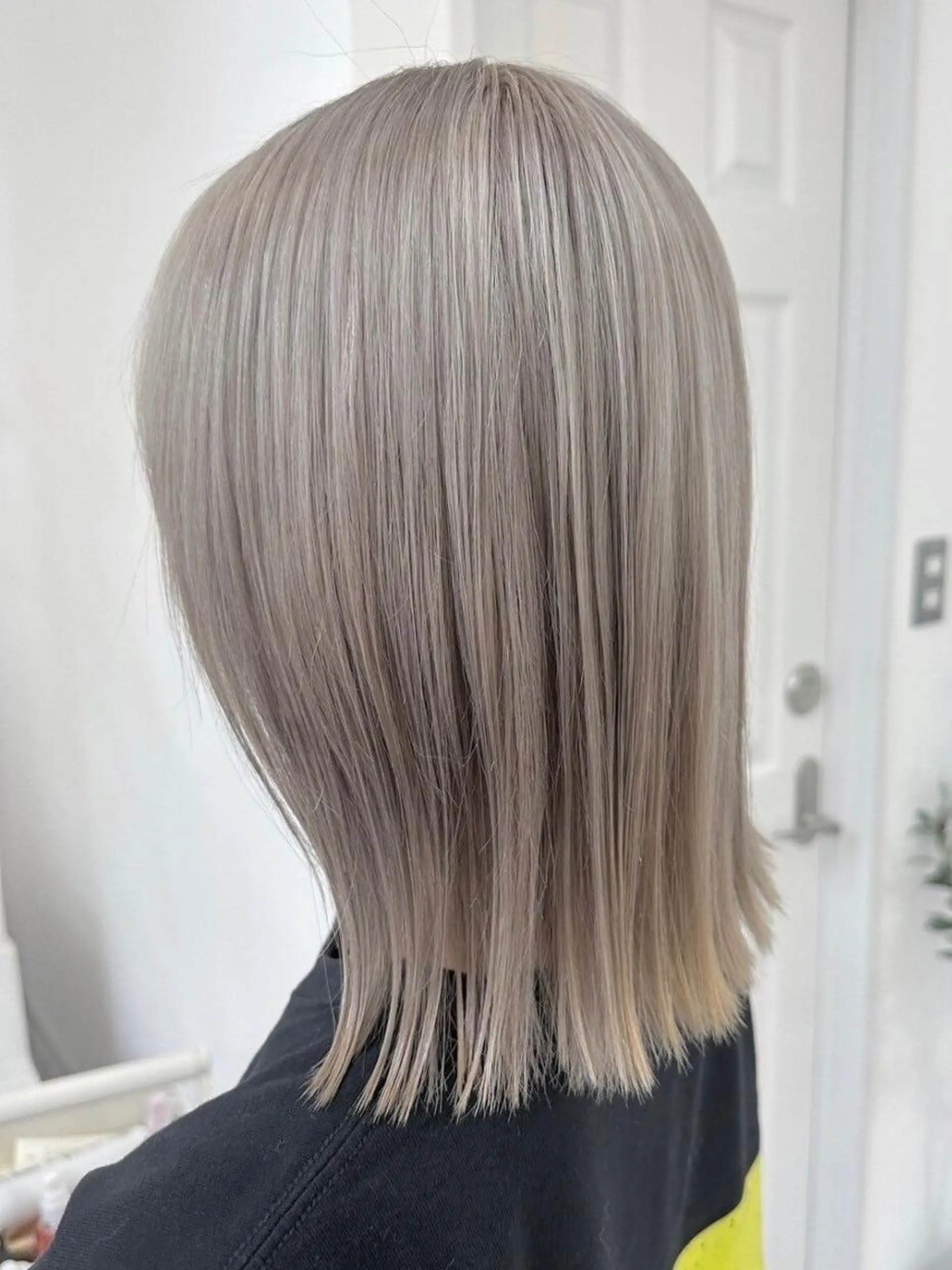 ミディアム カット ヘアカラー トリートメント Frames 那覇新都心のヘアスタイル