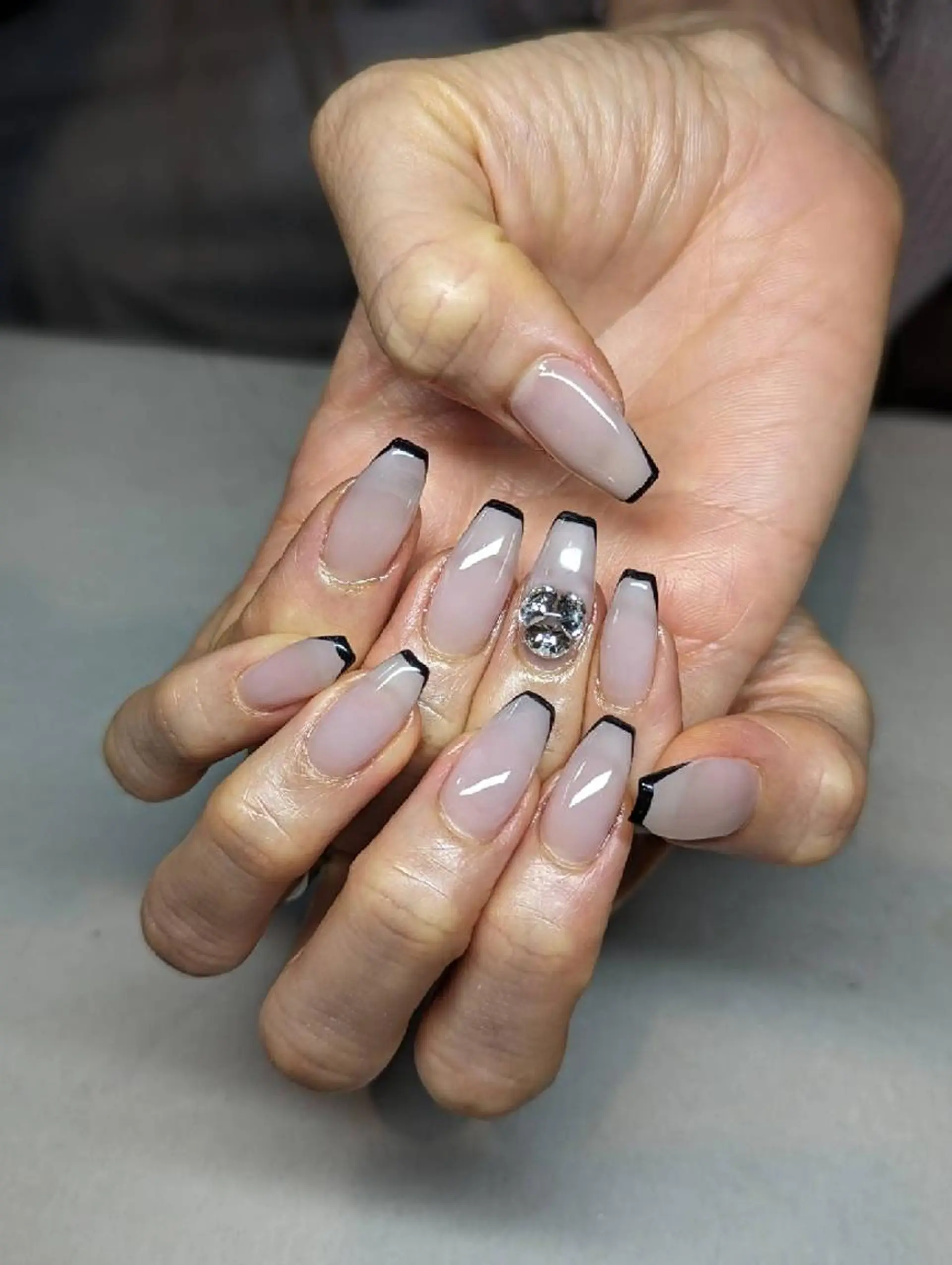 ネイル フレンチネイル ストーンネイル Nailsalon BEeR。のネイルデザイン