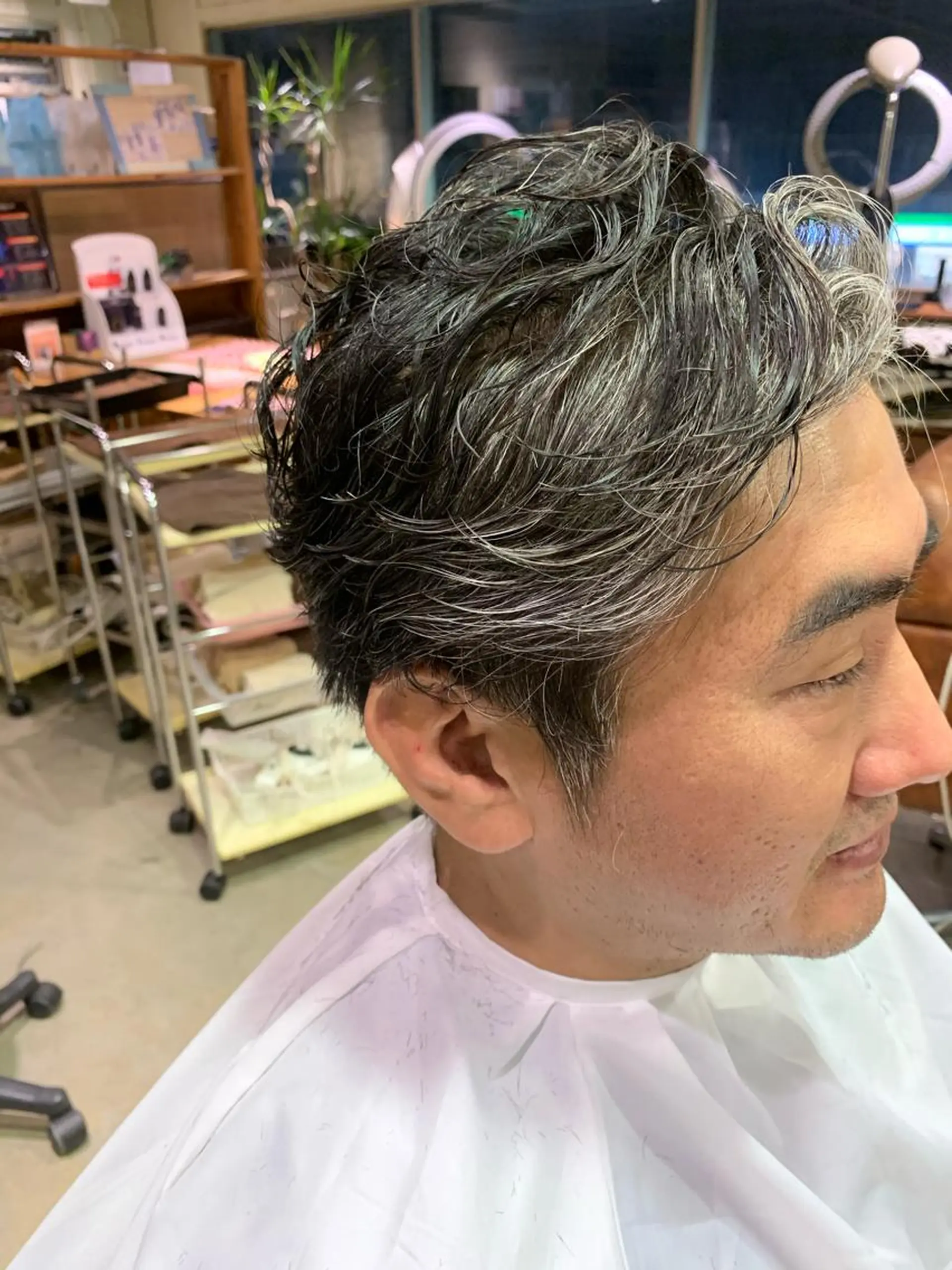 ショート パーマ メンズ メンズパーマ かきあげバング 岸本 桂輝のヘアスタイル