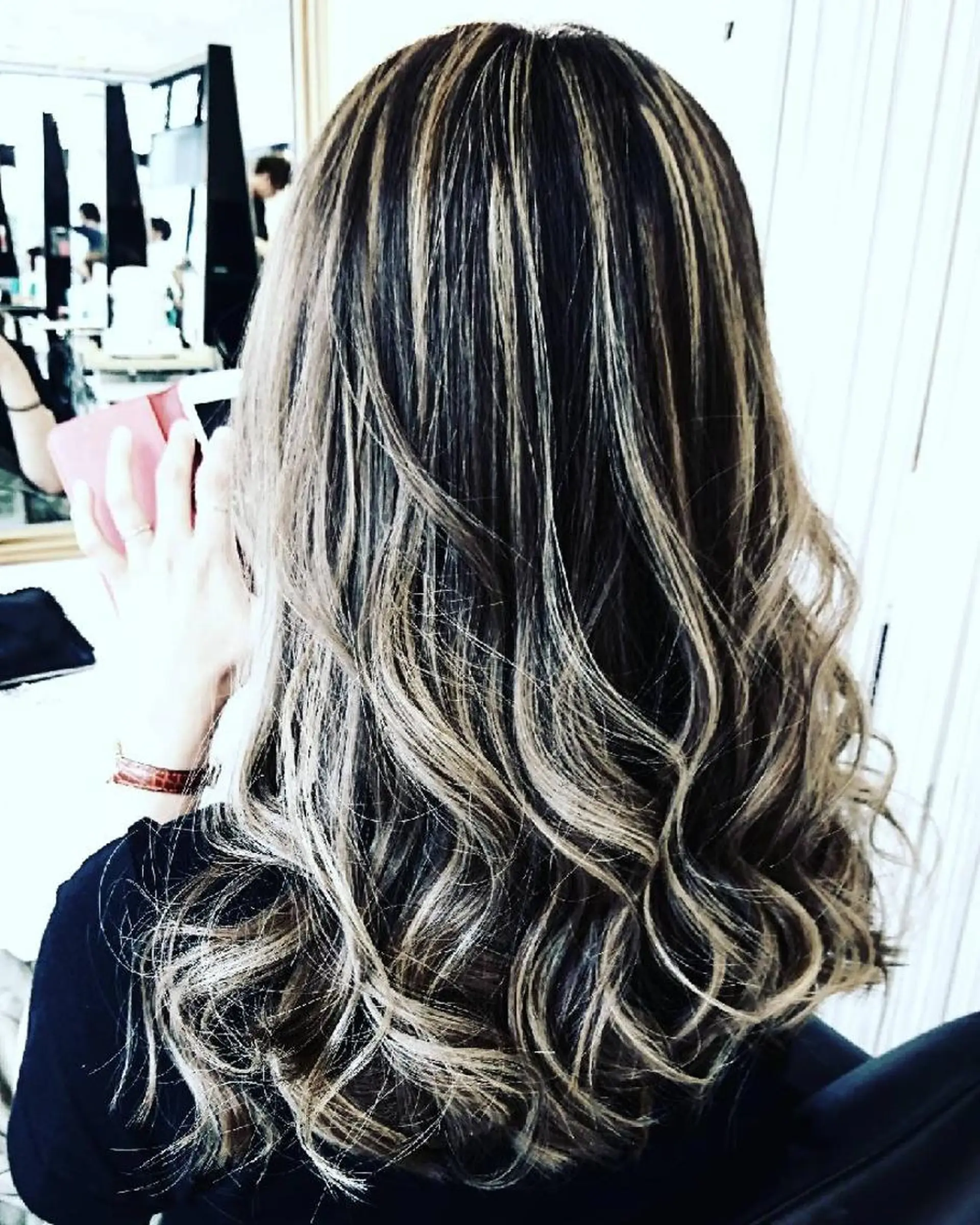 カラー バレイヤージュ グレージュ ハイライトカラー 中村 真依のヘアスタイル