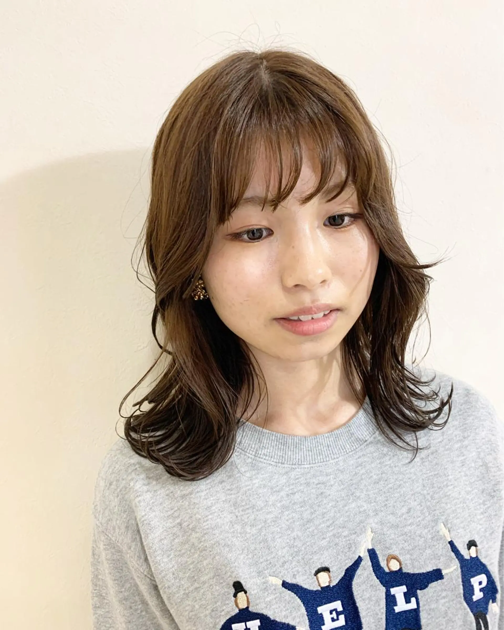 ミディアム 顔まわりレイヤー 顔周りカット レイヤーカット 本田 卓也のヘアスタイル