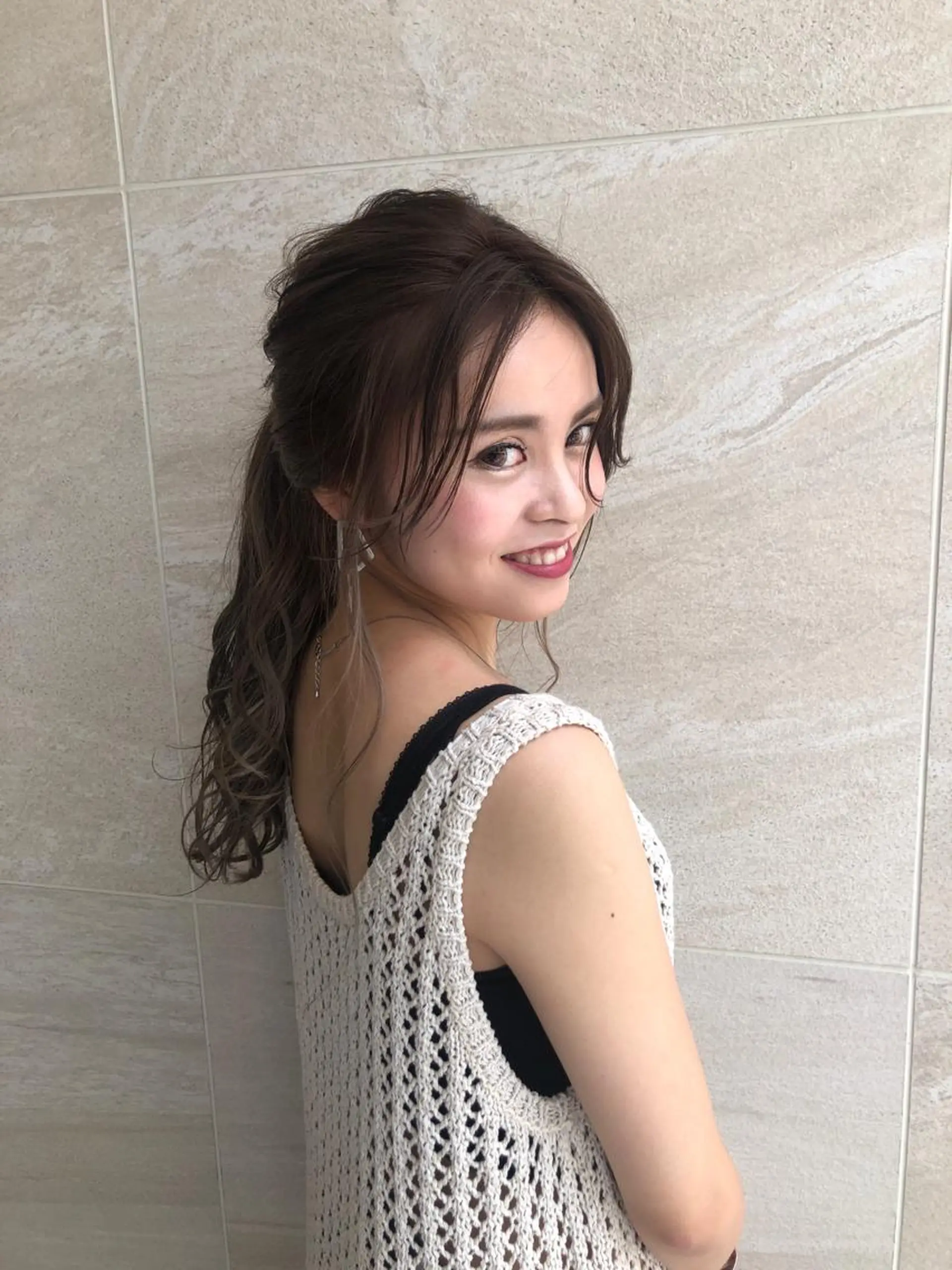 ミディアム カラー TOMOKA 艶髪/透明感カラーのヘアスタイル