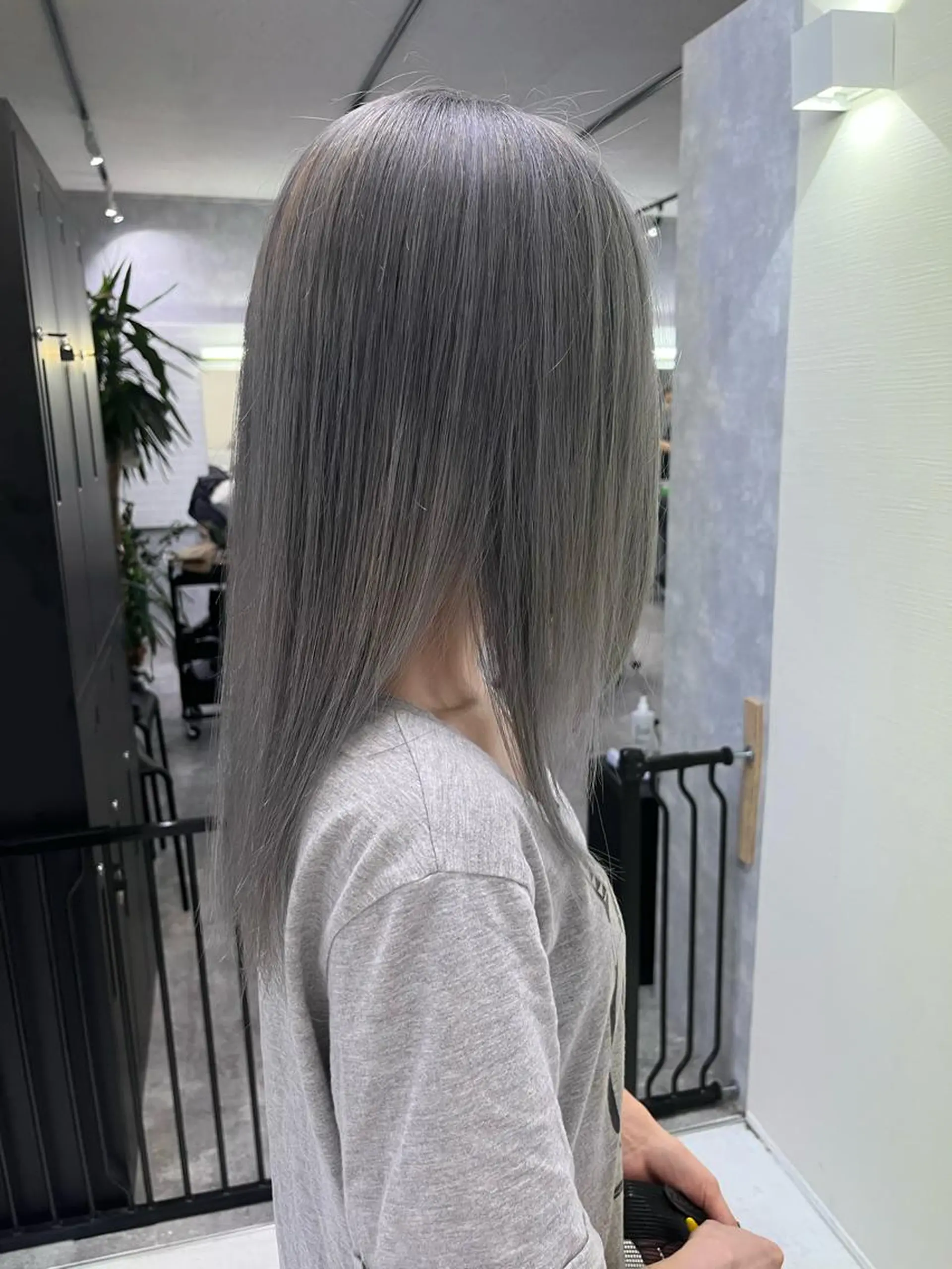 セミロング ヘアカラー トリートメント 韓国ヘア🇰🇷 RYOTAのヘアスタイル