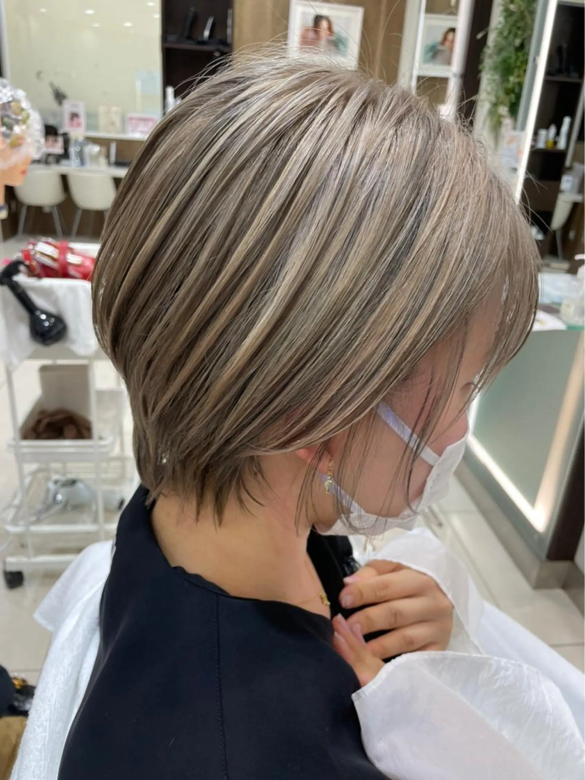 ショート カラー ブリーチ ハイライトカラー ハイライト ✨髪質改善矯正× ブリーチ✨YU-KIのヘアスタイル