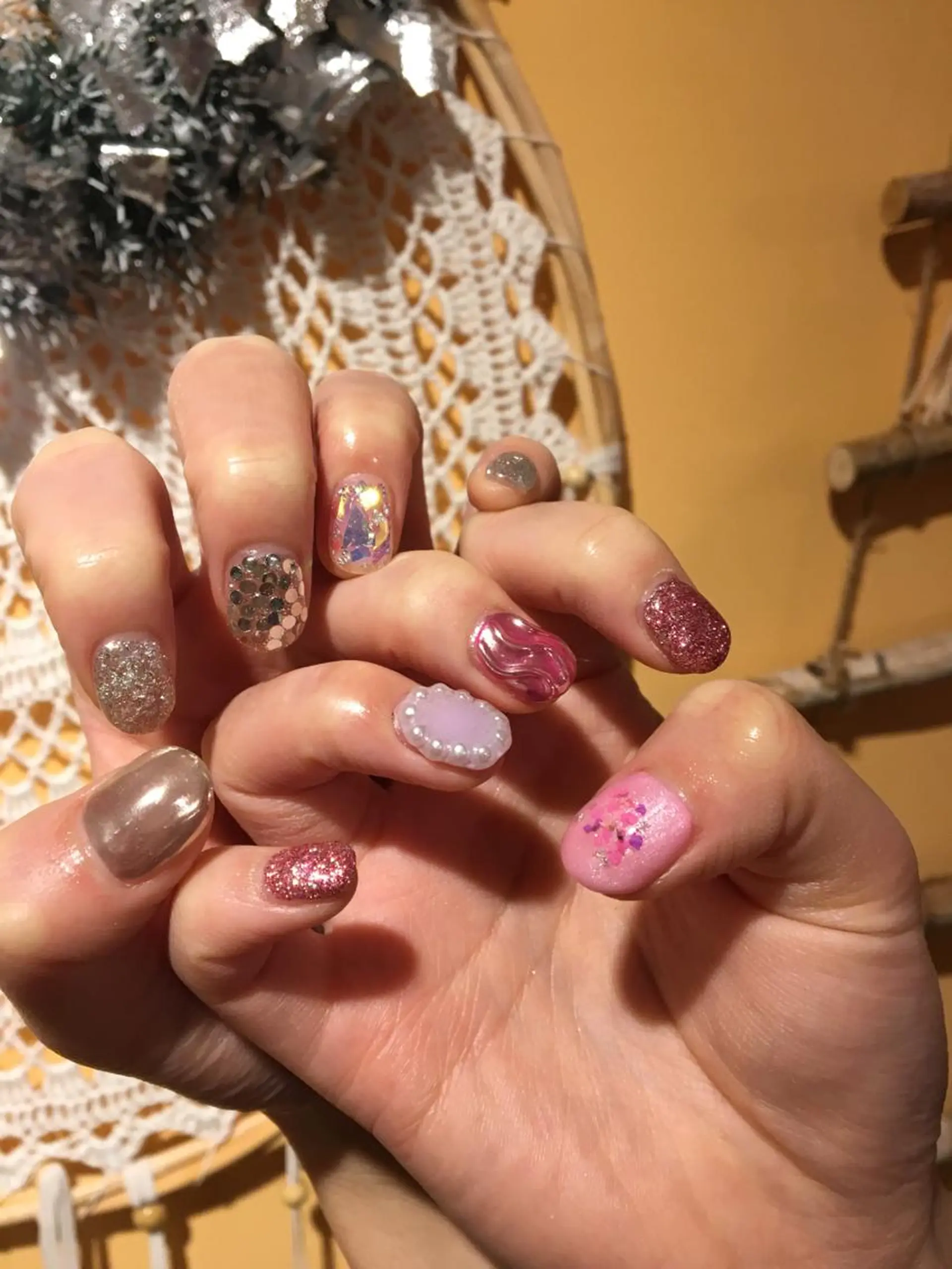 ネイル キラキラネイル ピンク シルバー ハンドネイル ERI Nailistのネイルデザイン