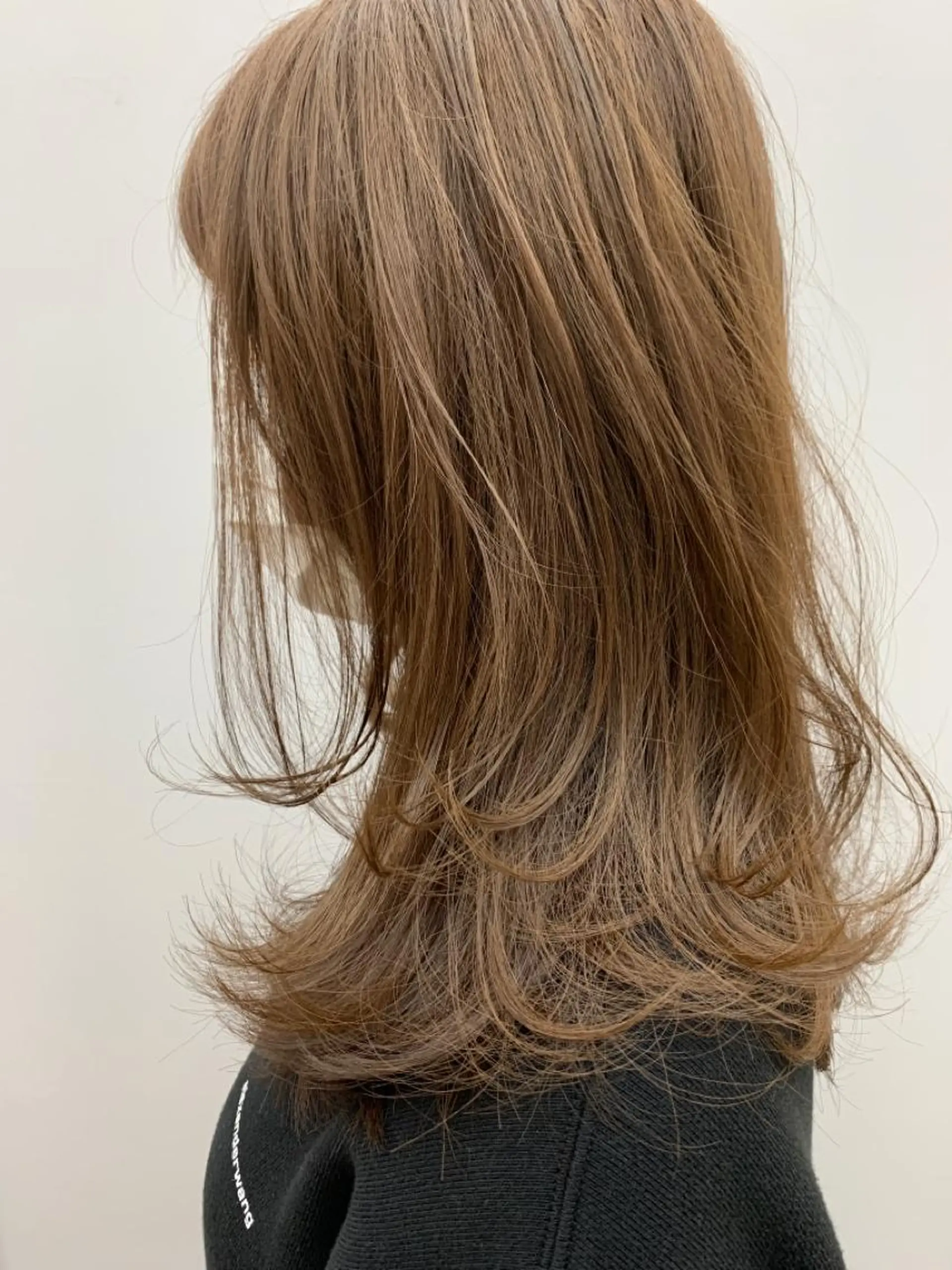 セミロング fhami 店長 髪質改善　DAITOのヘアスタイル