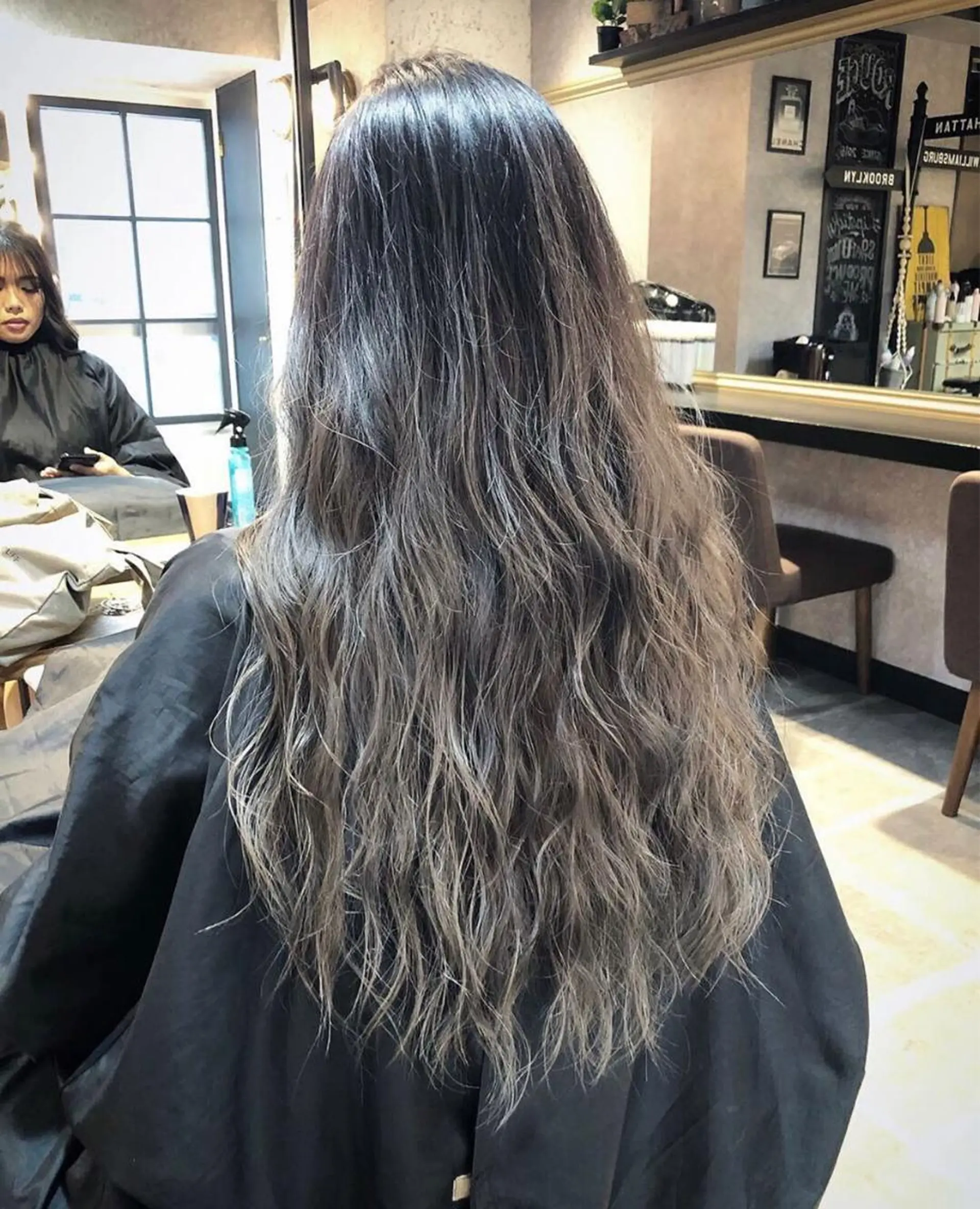 ロング アッシュ ハイライト レイヤーカット salowin 原宿 aroa所属・韓国／ハッシュカット ／透明感カラー／金野のヘアスタイル