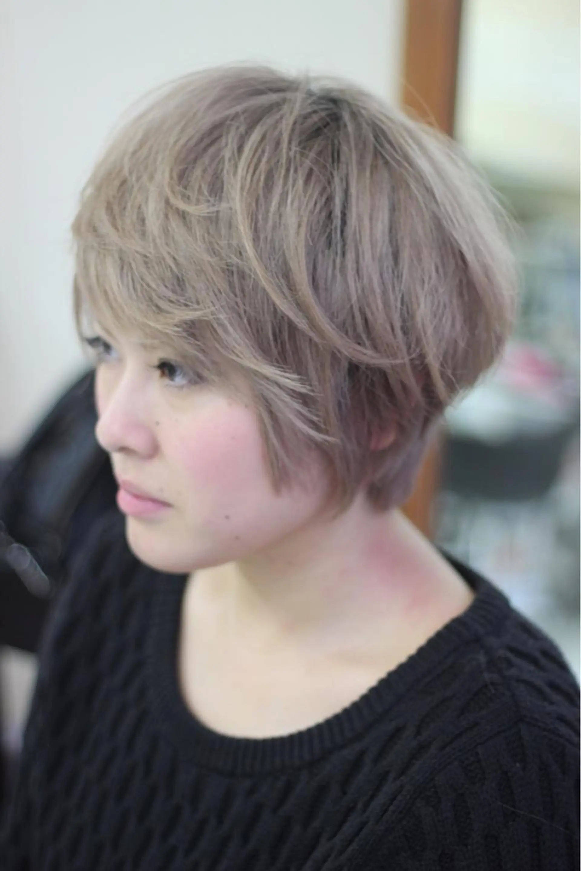ショート カラー パーマ グレージュ ハイトーンカラー シルバー シルバーグレージュ 成松 勇治のヘアスタイル