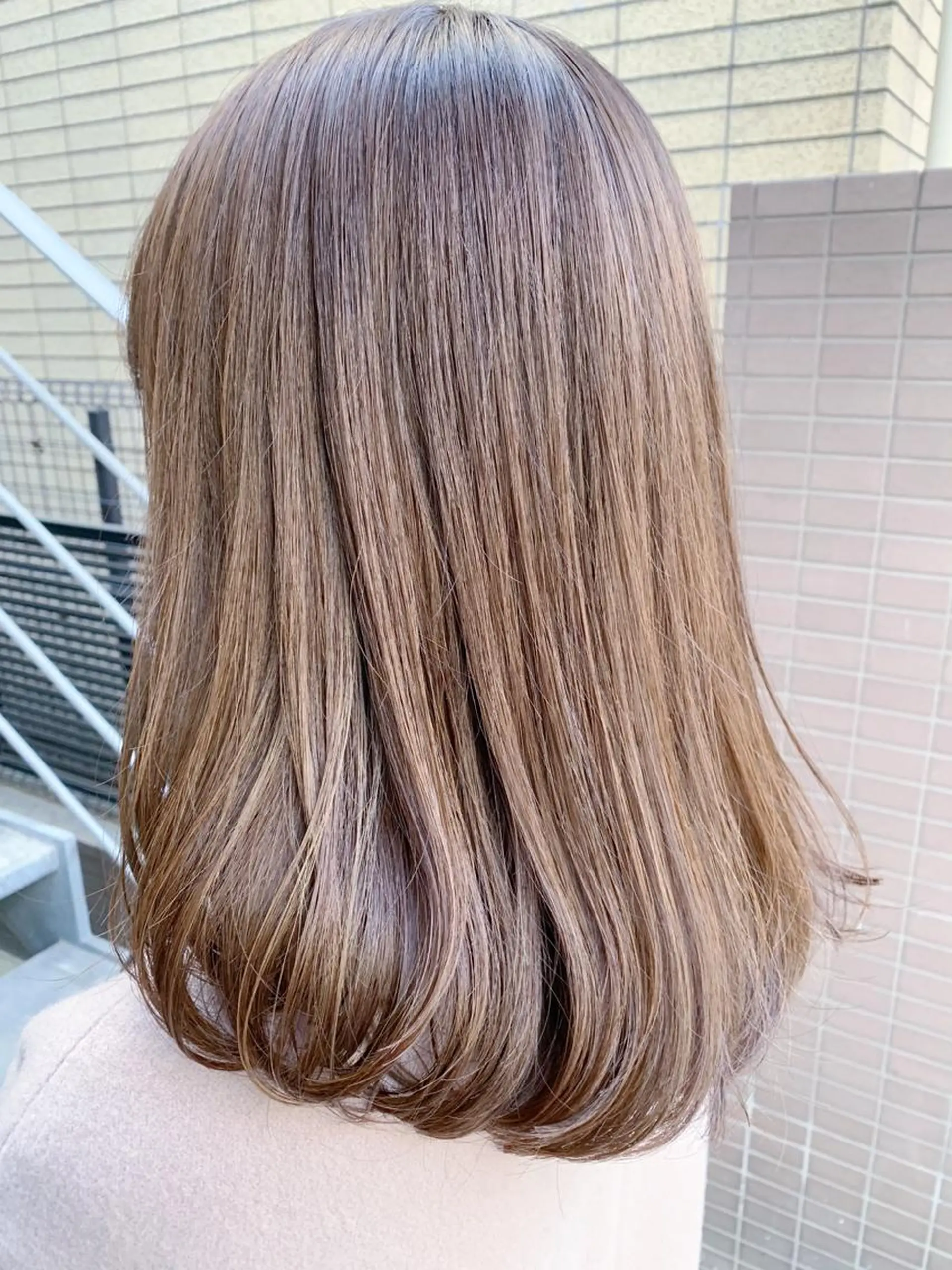セミロング カラー グレージュ 【完全マンツー 恵比寿】佐藤 翔のヘアスタイル