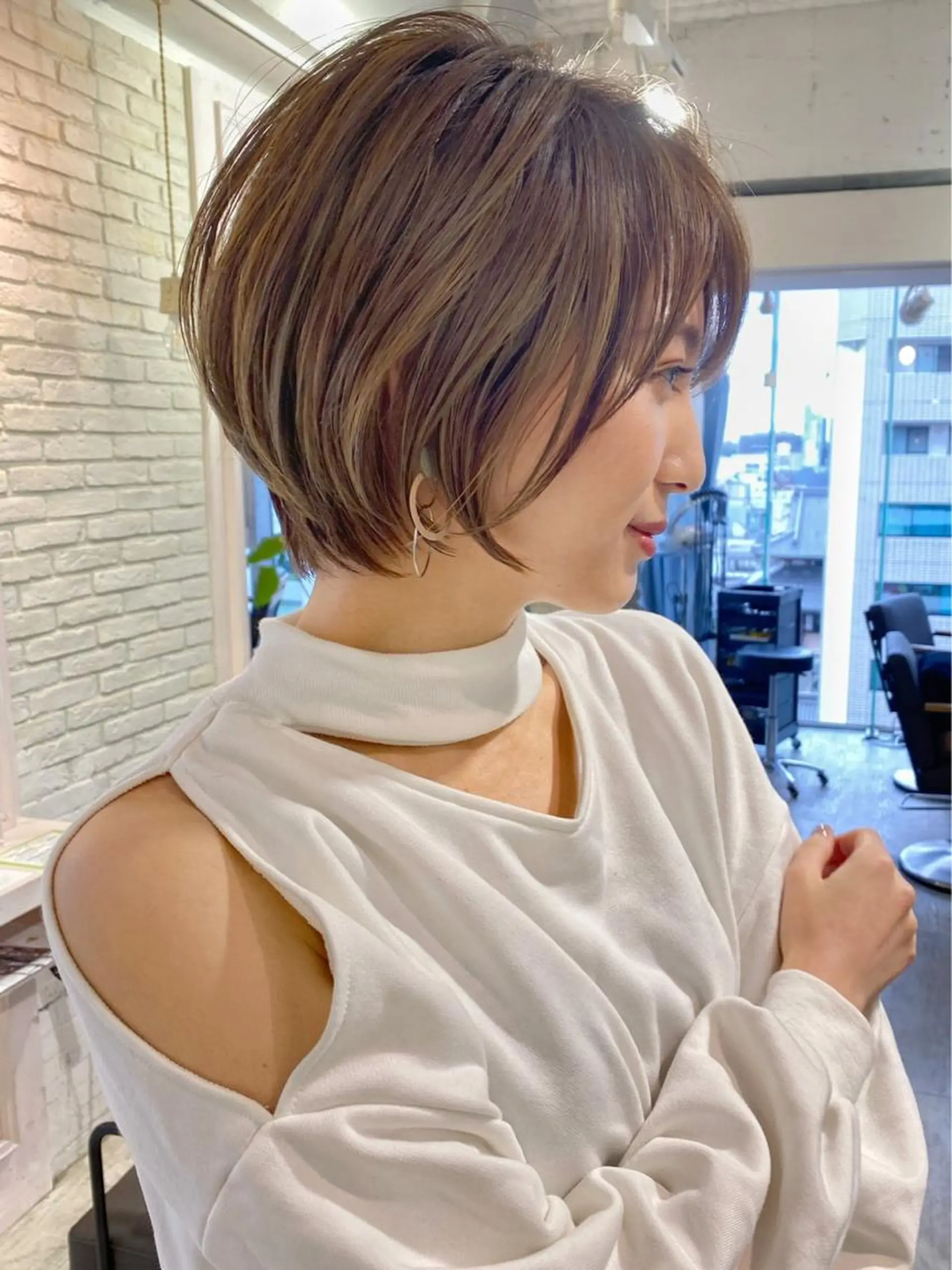 ショート カット ヘアカラー ✨コテ巻き風パーマ ✨川合佑哉のヘアスタイル