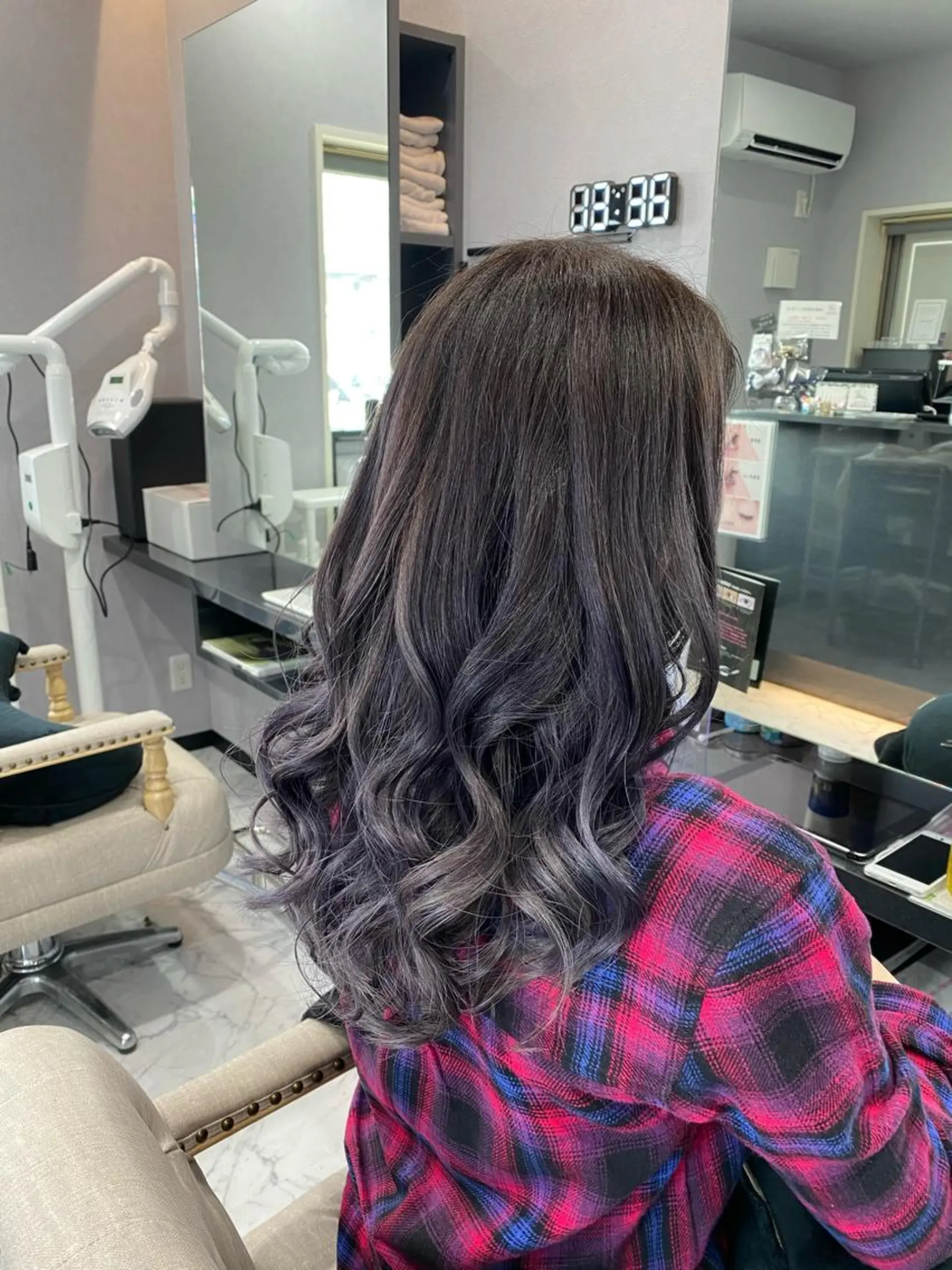 セミロング カラー ヘアカラー FAVORE 【ファヴォーレ】のヘアスタイル