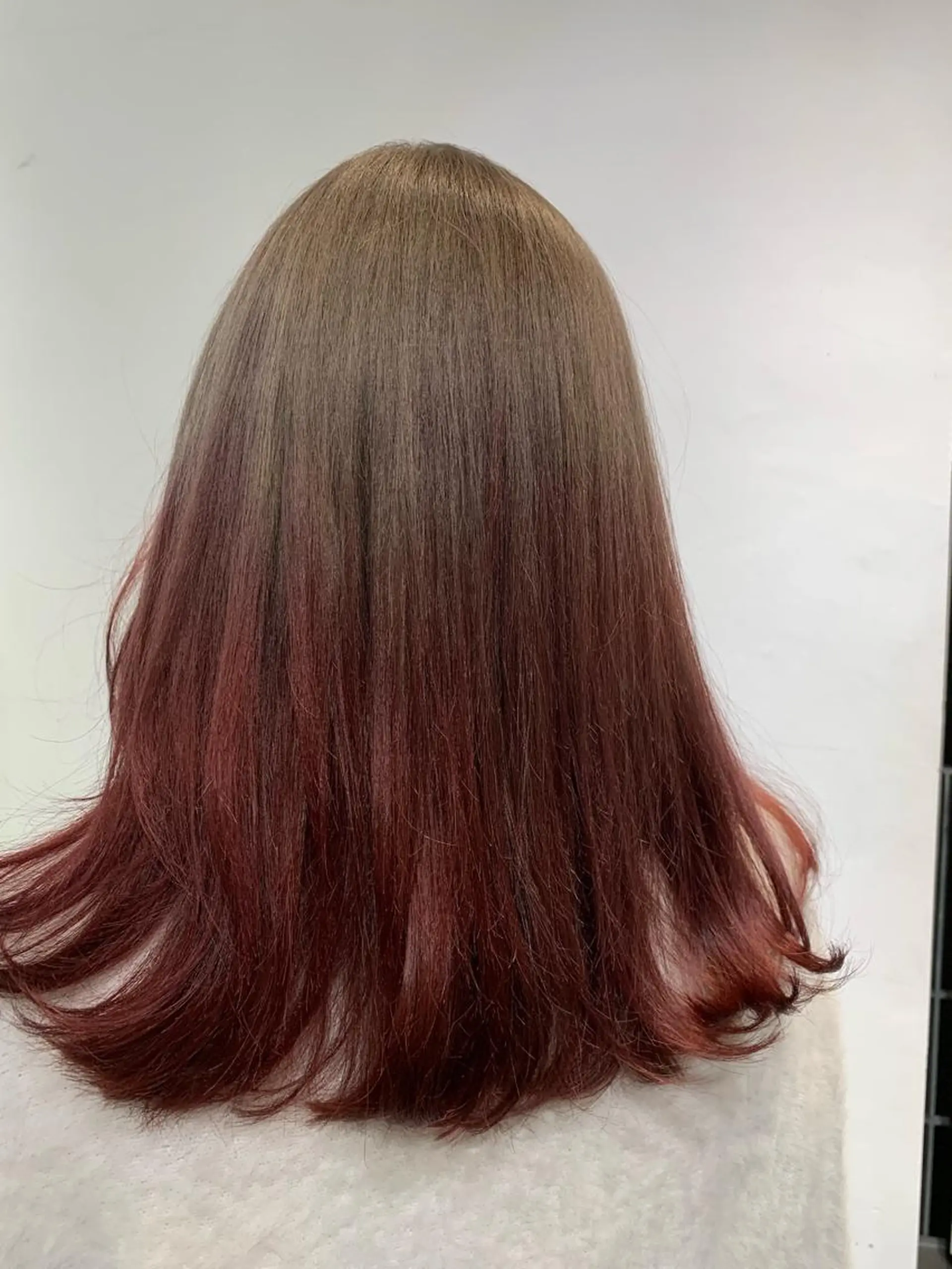 セミロング カラー ヘアアレンジ ブリーチ ケアブリーチ グラデーションカラー グレージュ ピンクカラー ヘアカラー トリートメント THE./ブリーチ 透感カラー/髪質改善のヘアスタイル
