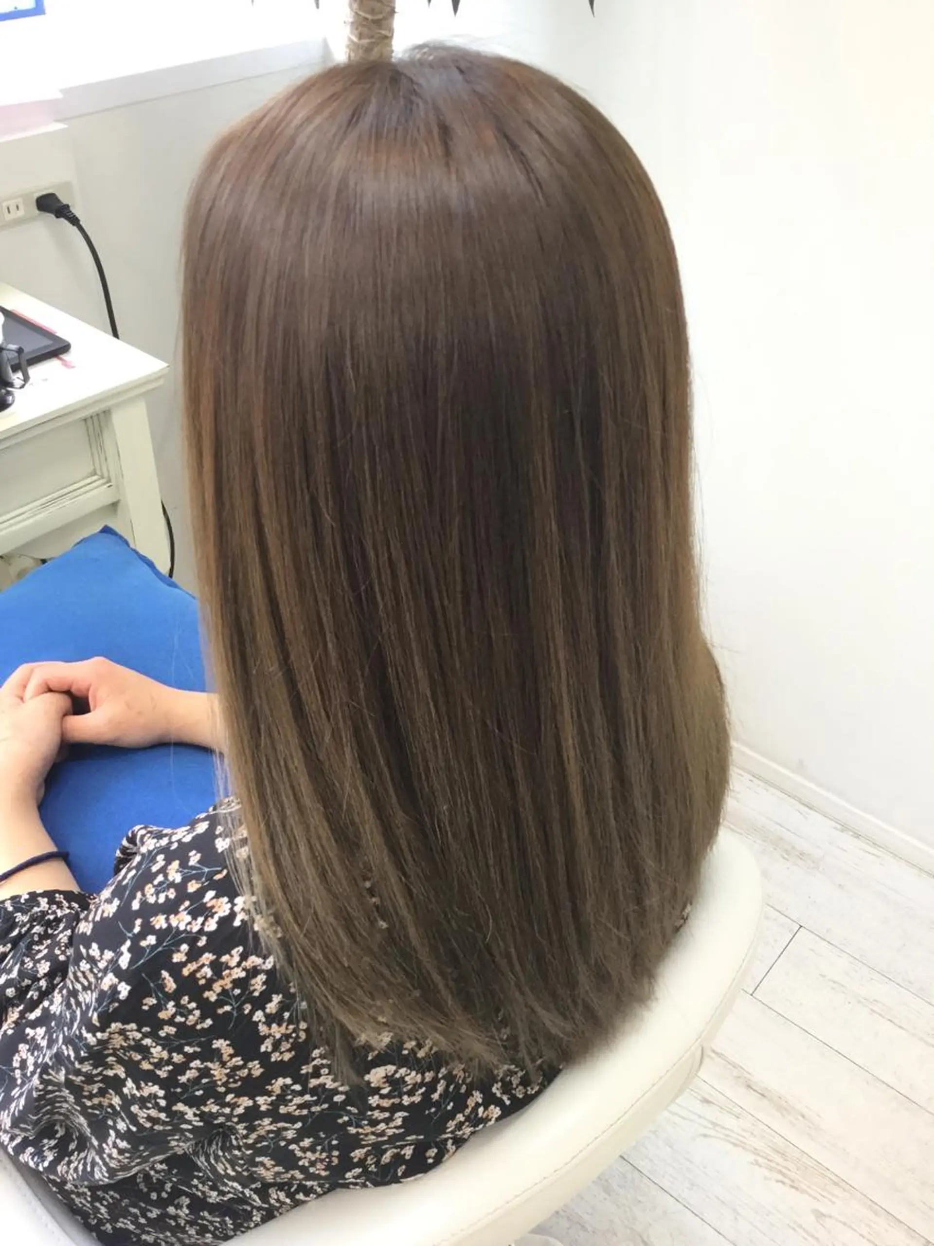 カラー 鈴木 絢奈のヘアスタイル