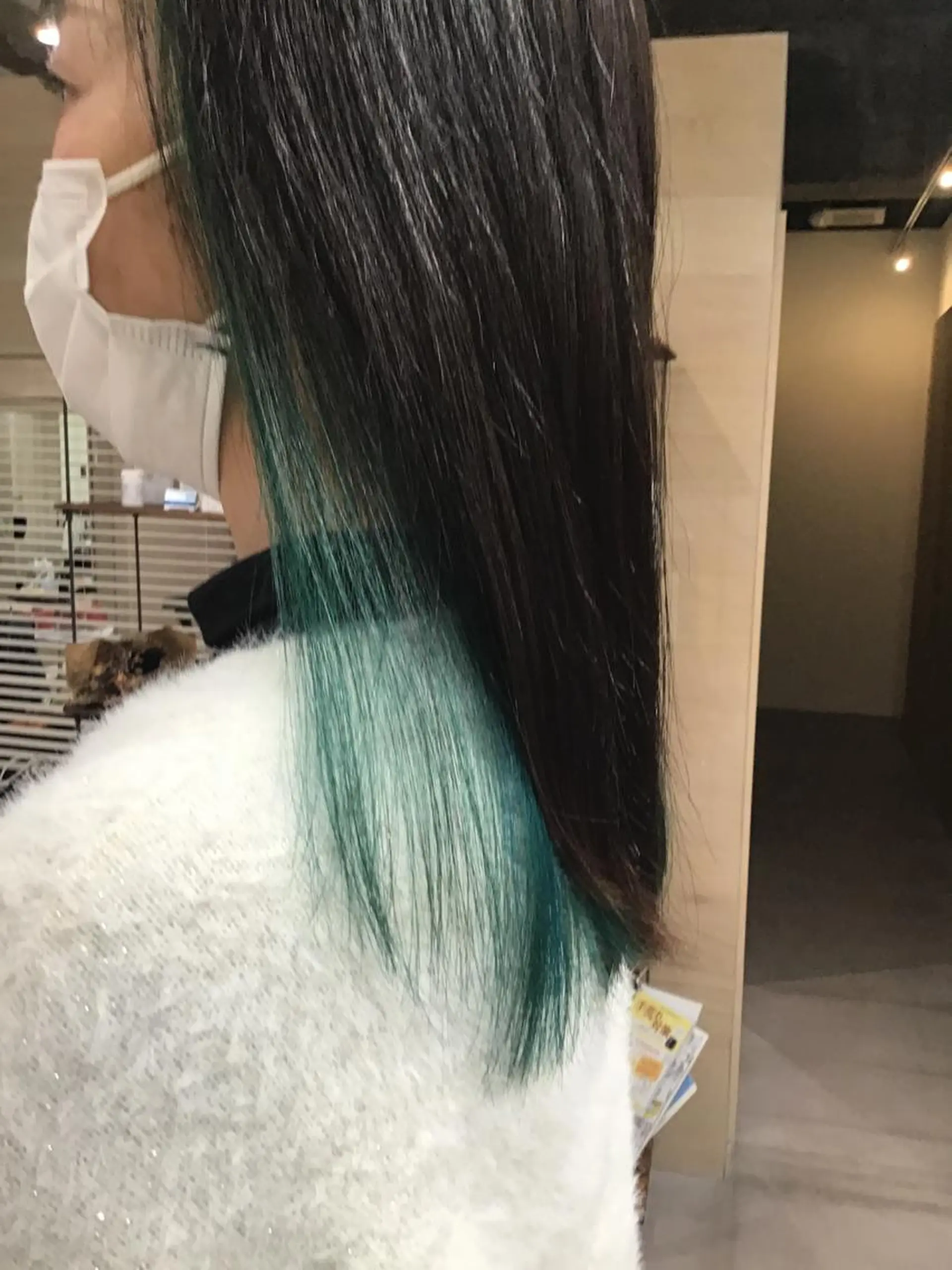 ロング カラー ブリーチ インナーカラー カット ヘアカラー 生田 博紀のヘアスタイル