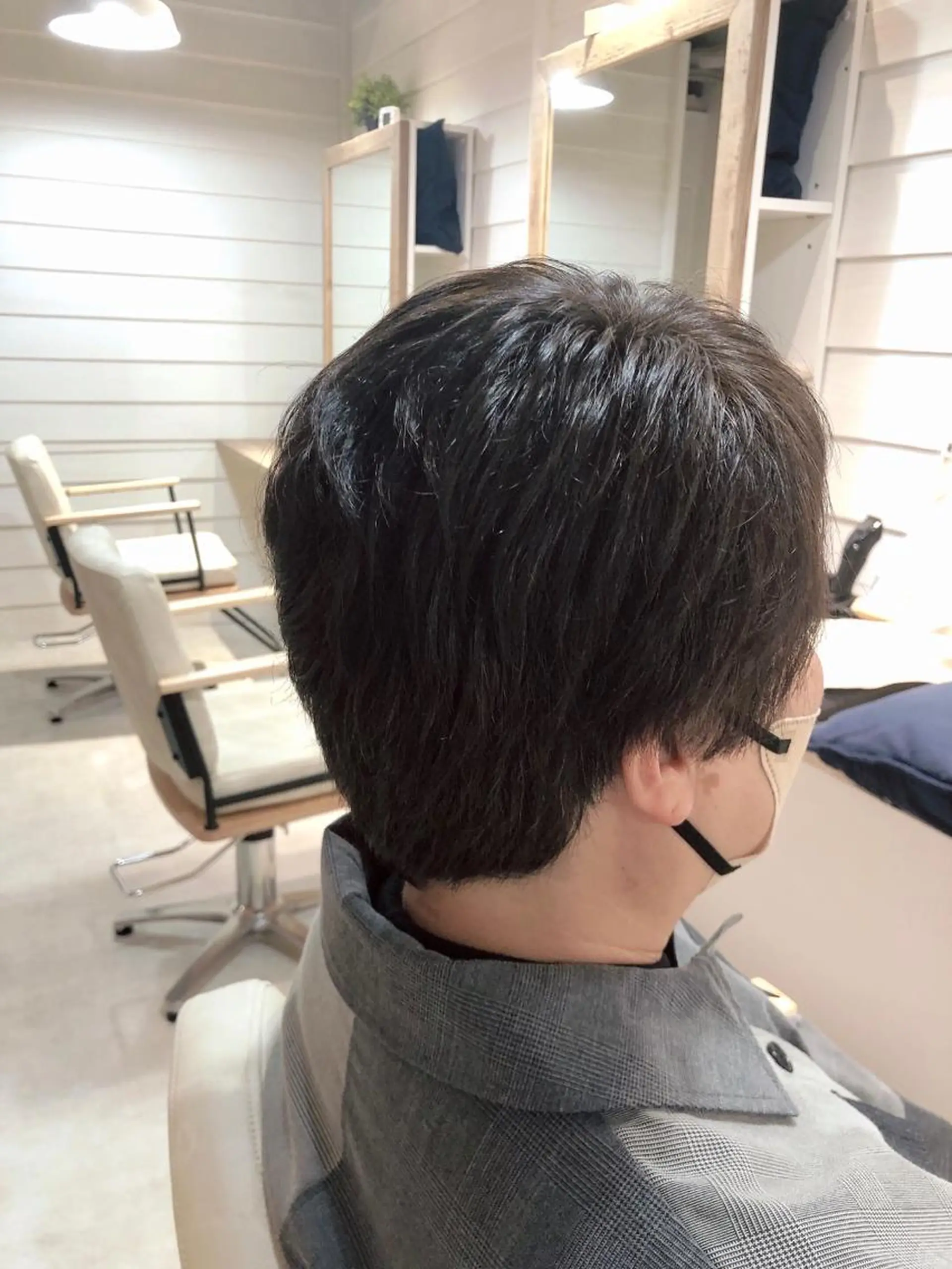 ショート カラー Annie 吉田 裕美のヘアスタイル