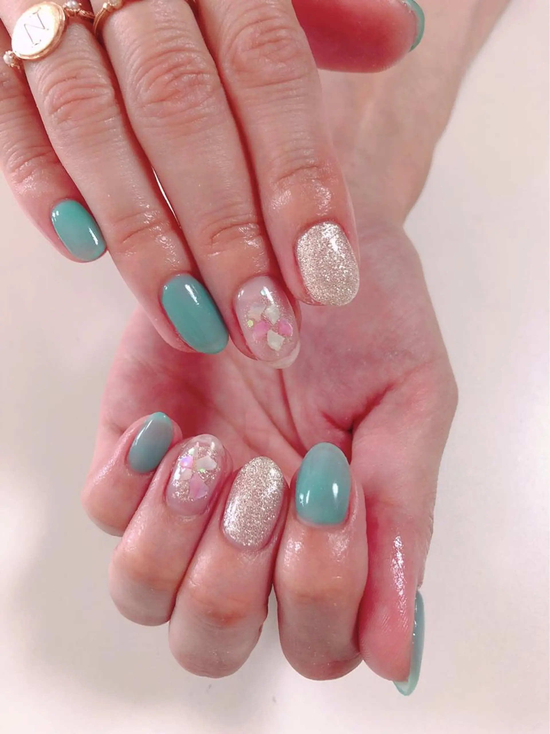 ネイル アートネイル 長さ出し フットネイル グリーン ニュアンスネイル Lily Roseスタッフ一同のマツエク・マツパデザイン