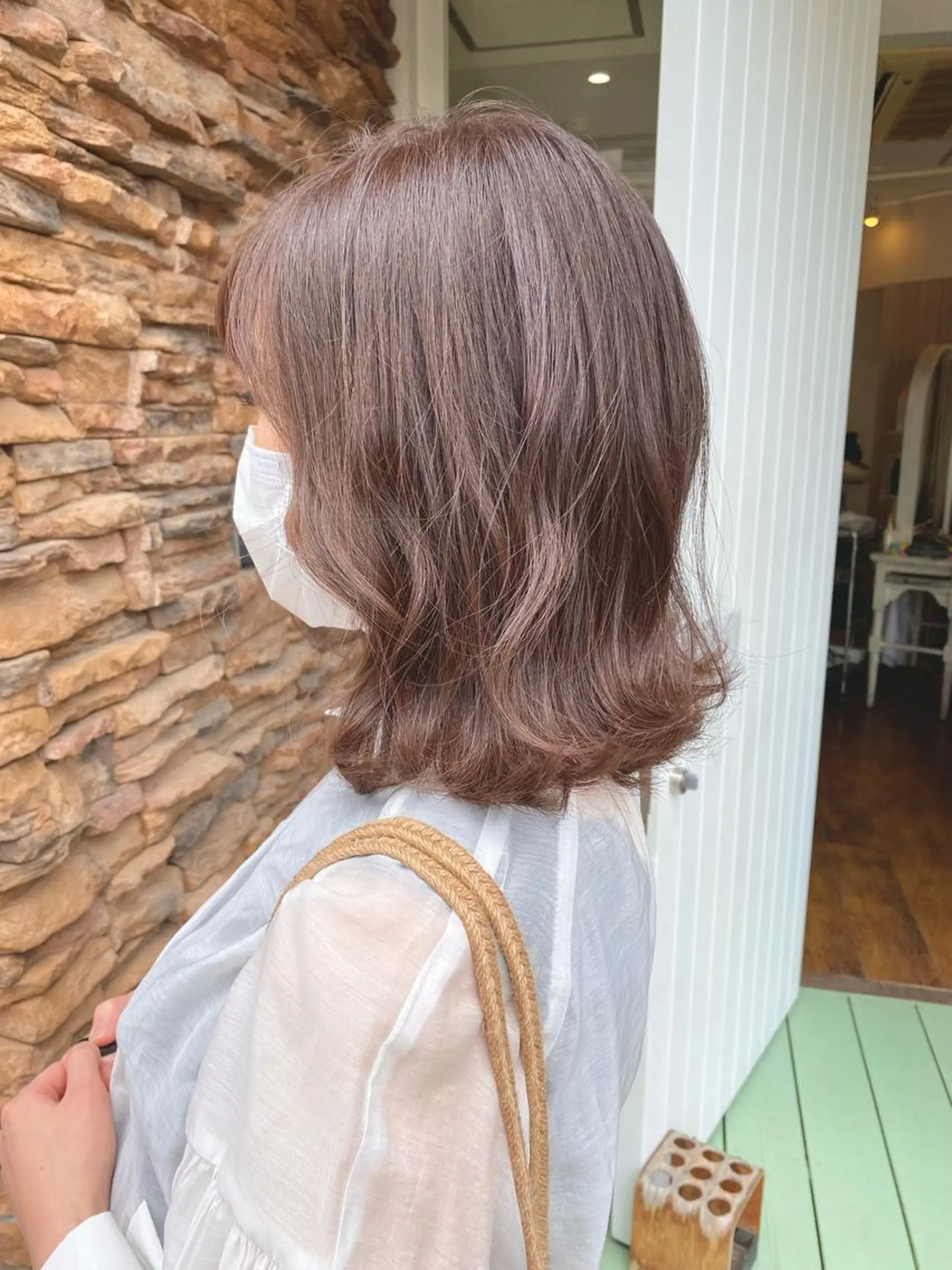 ミディアム 髙井 麻帆のヘアスタイル