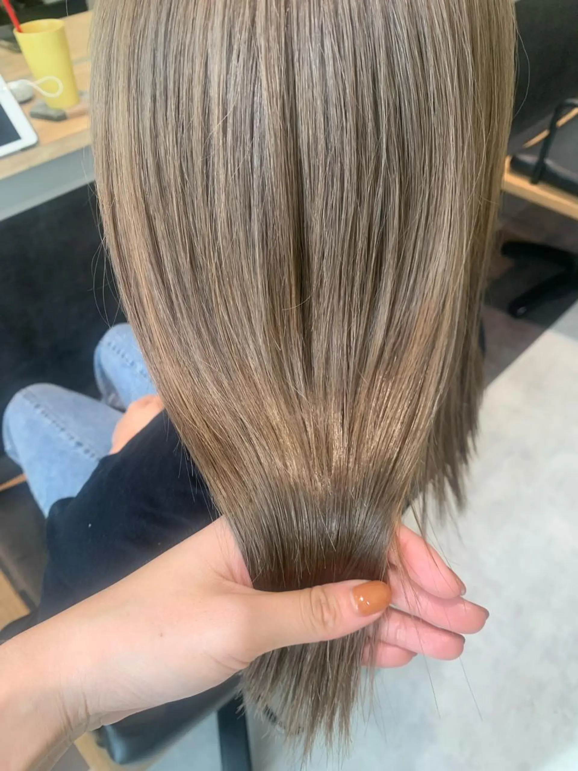 ミディアム カラー ブロンド hub hair レイヤー/透明感のヘアスタイル