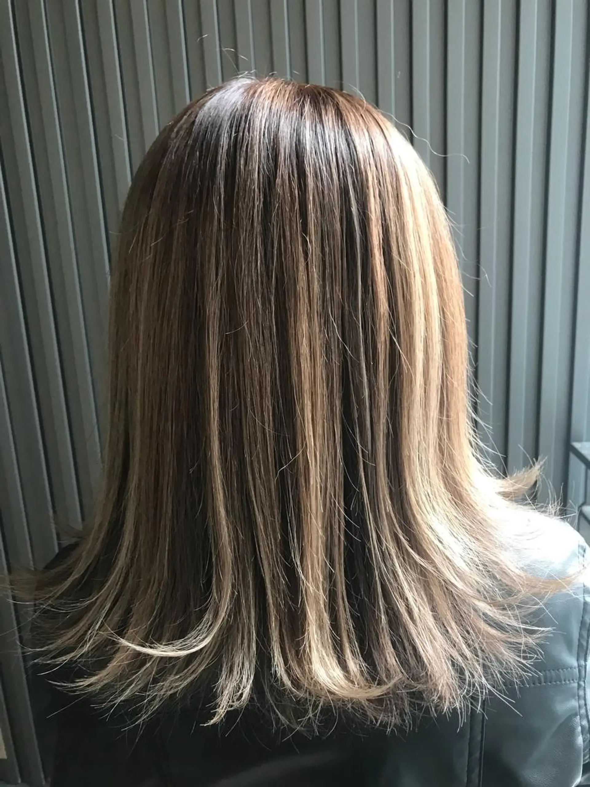 ミディアム カラー ベージュカラー ヘアカラー トリートメント 梅田 翔一朗のヘアスタイル