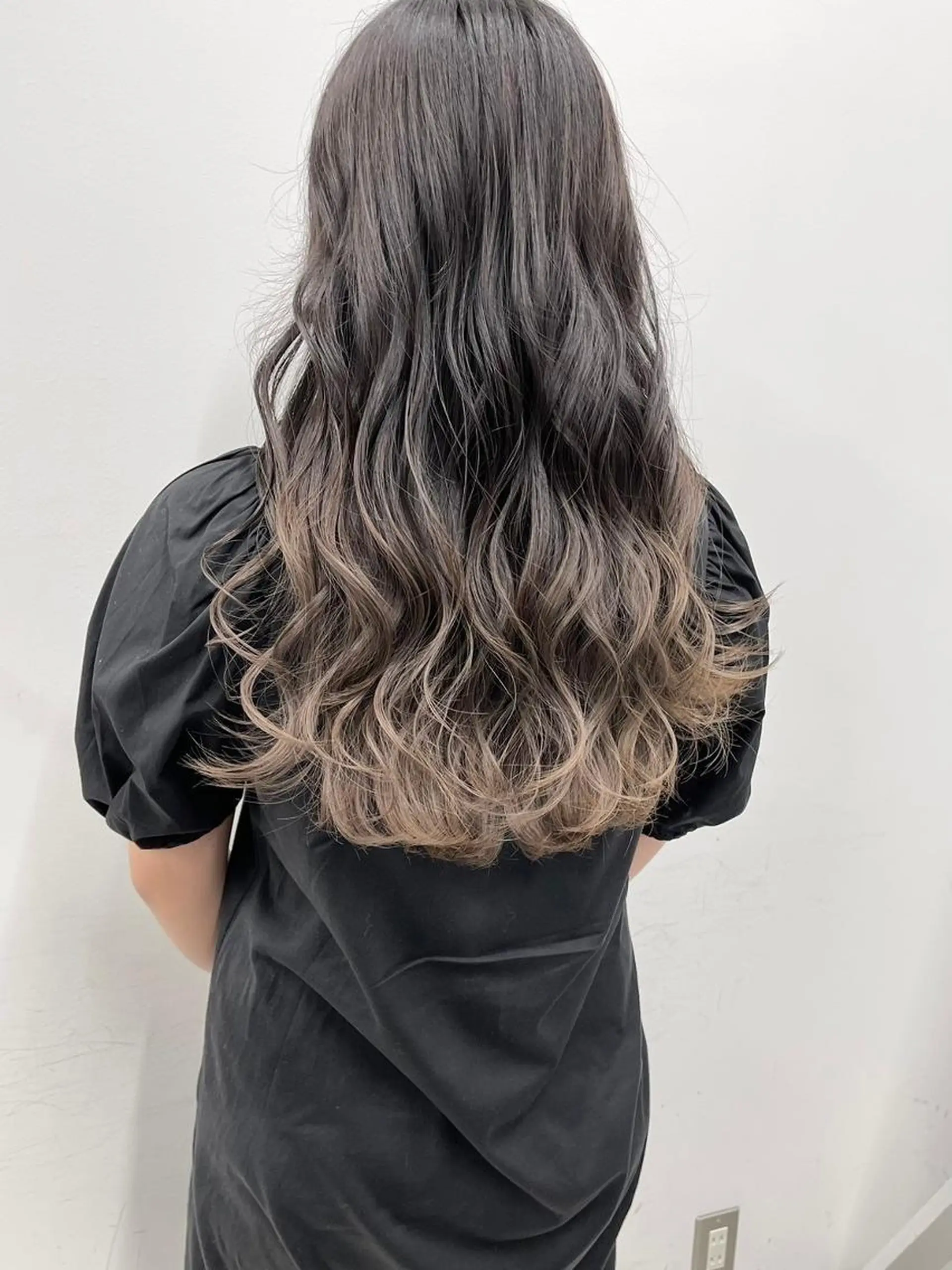 カラー バレイヤージュ ブリーチ ダブルカラー イヤリングカラー ハイライトカラー 【公式】amble luxe 中野のヘアスタイル