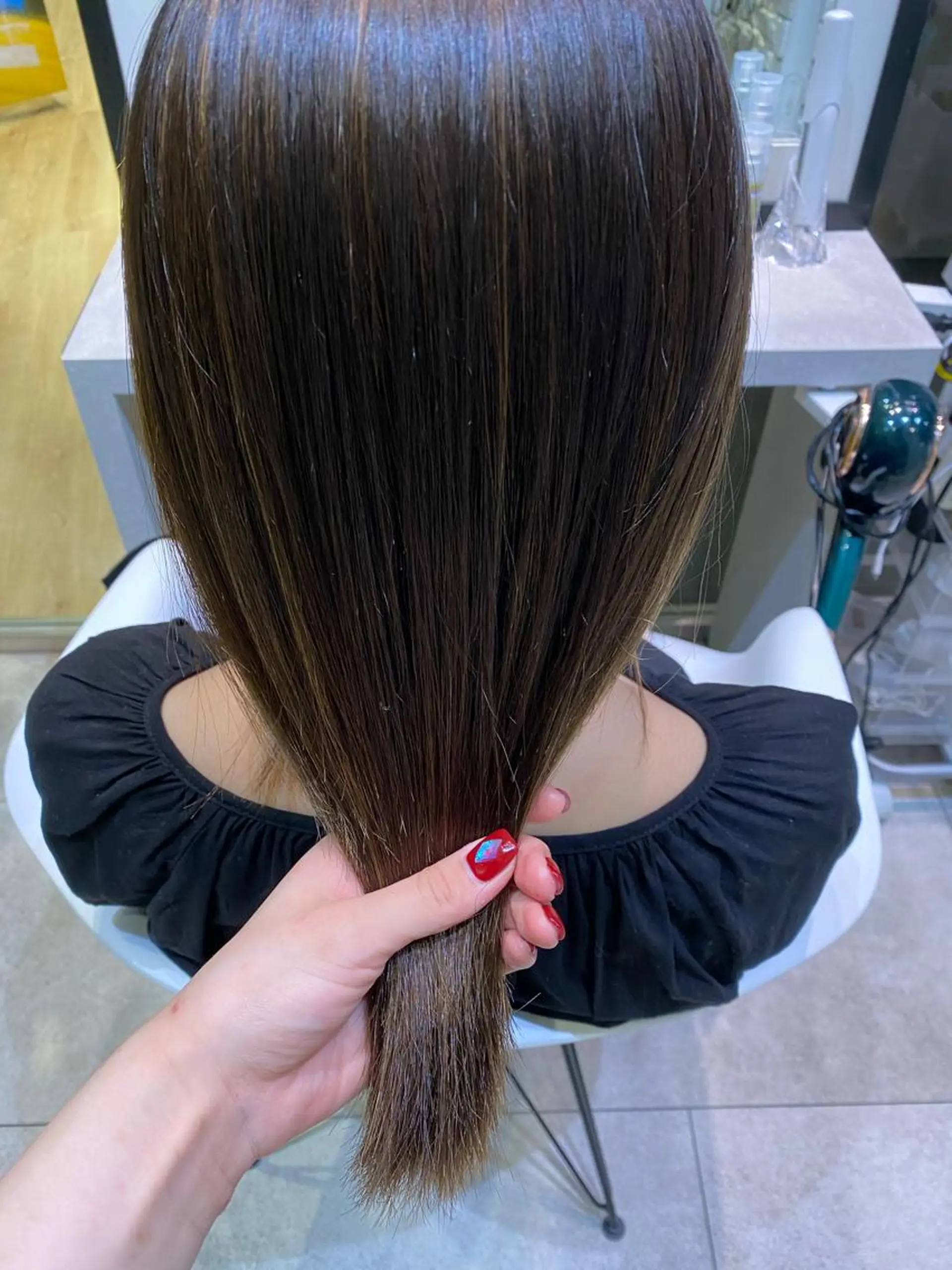 ミディアム 小倉 沙織のヘアスタイル