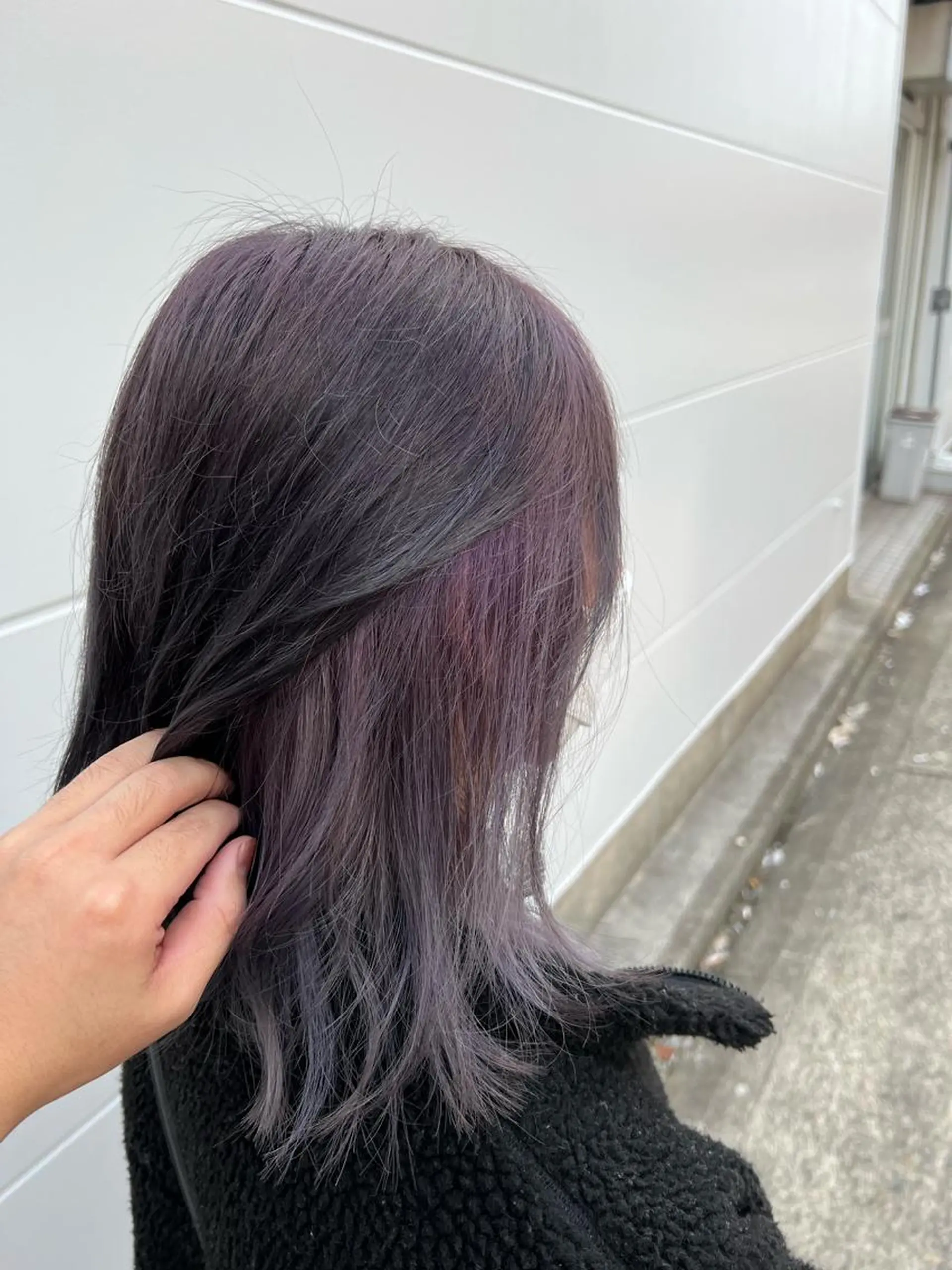 ショート カラー アッシュ ベージュカラー インナーカラー パープルカラー まさき✂︎ブリーチ／ デザインカラーのヘアスタイル