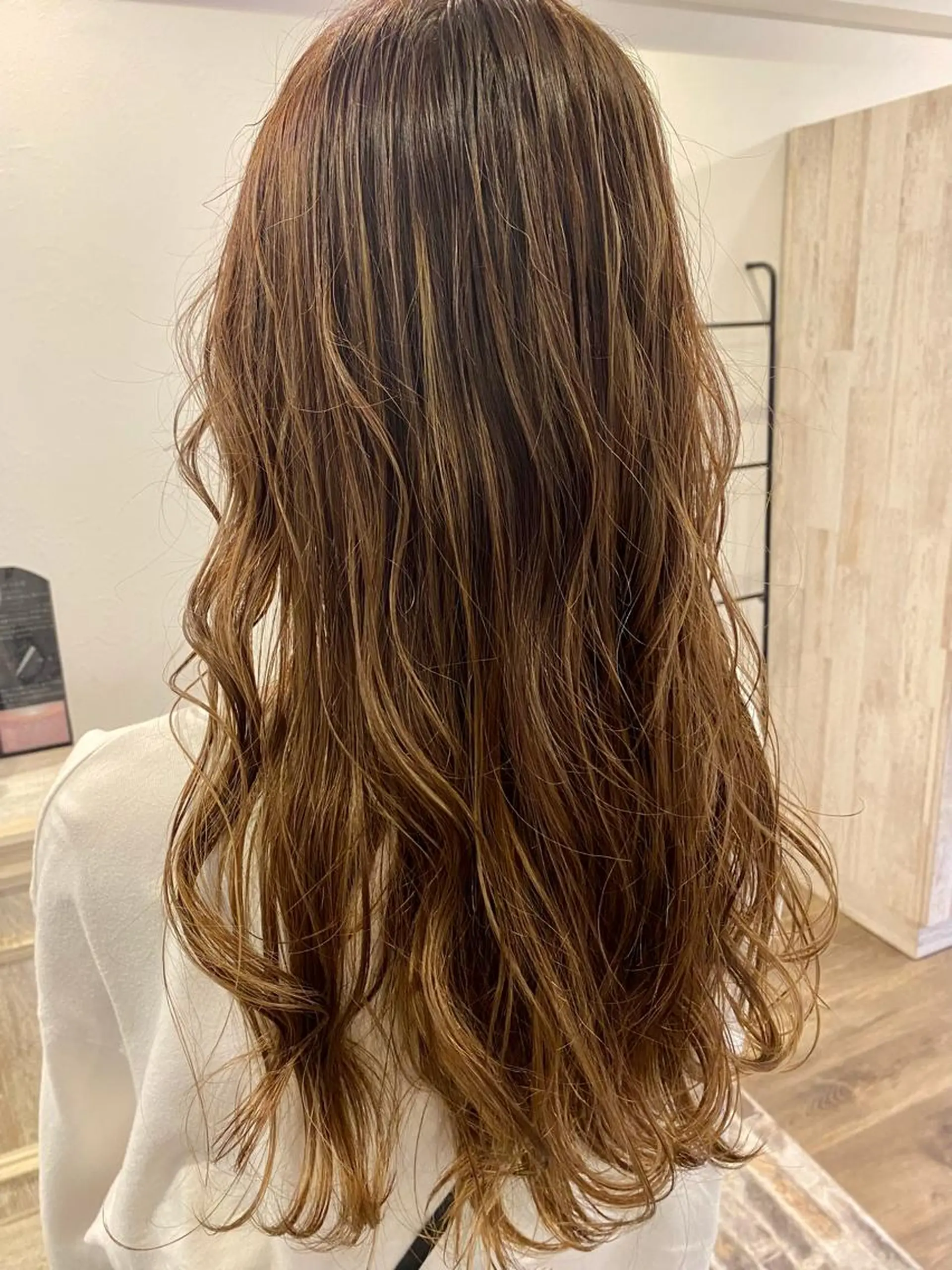 ロング カラー パーマ m ā l o. マァロのヘアスタイル