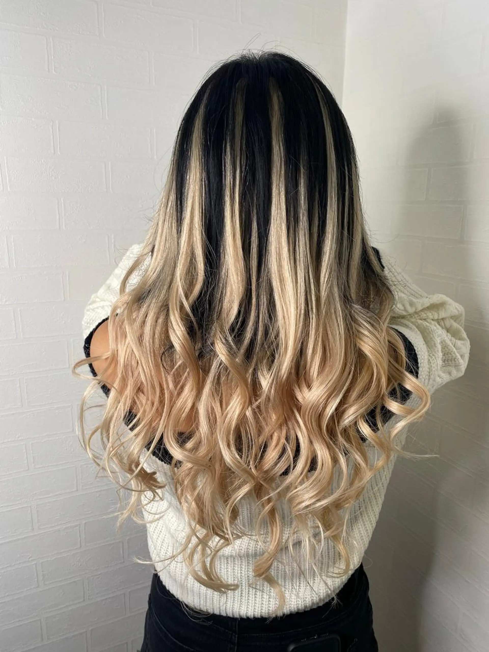 ロング カラー ブリーチカラー特化 U-topia小島のヘアスタイル