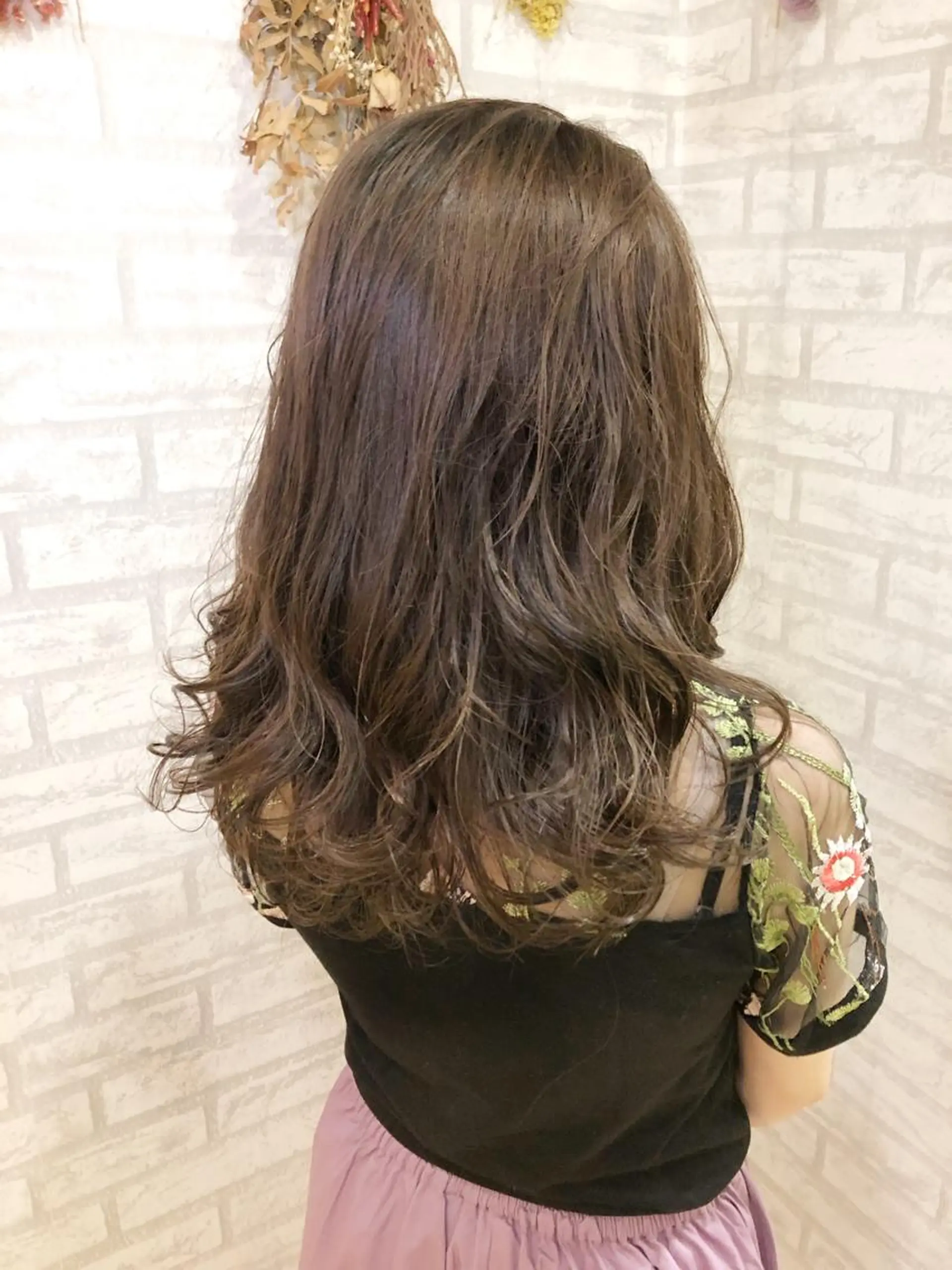 セミロング カラー クボキ サヤのヘアスタイル