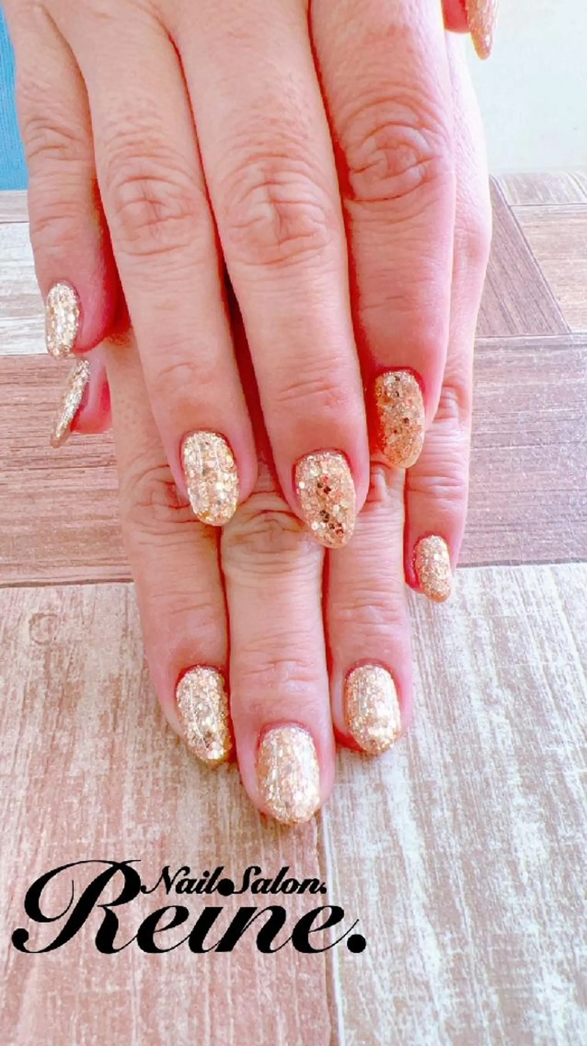 ネイル ゴールド ラメ(グリッター) Nailsalon Reine所属・玉栄 伶奈のネイルデザイン